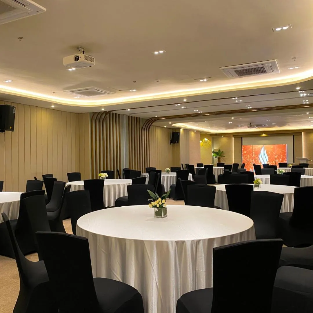 Banquet/Function facilities in Luxebridge Hotel