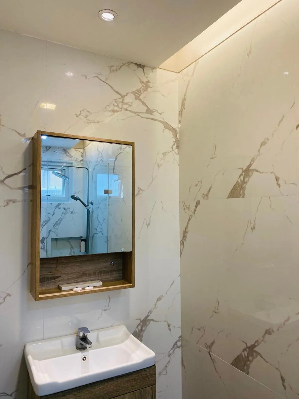 Bathroom in Luxebridge Hotel