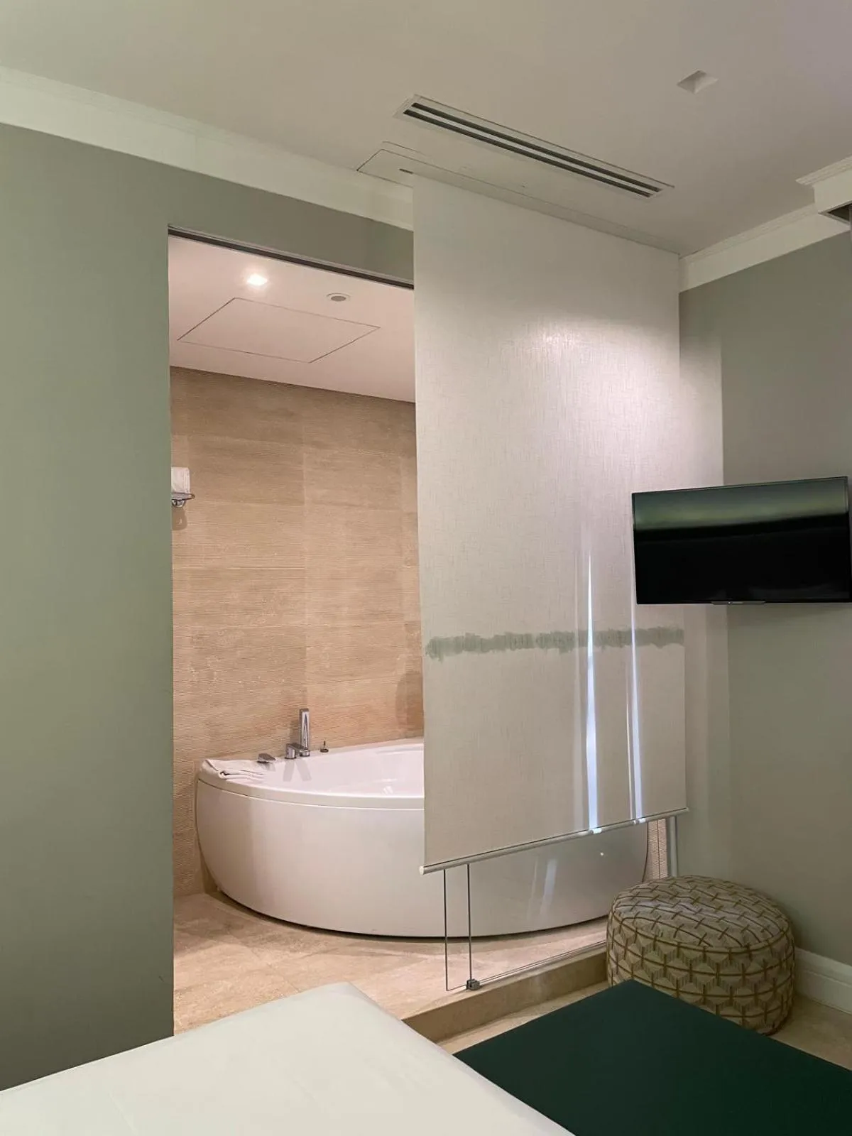 Bathroom, Bed in Hotel Accademia