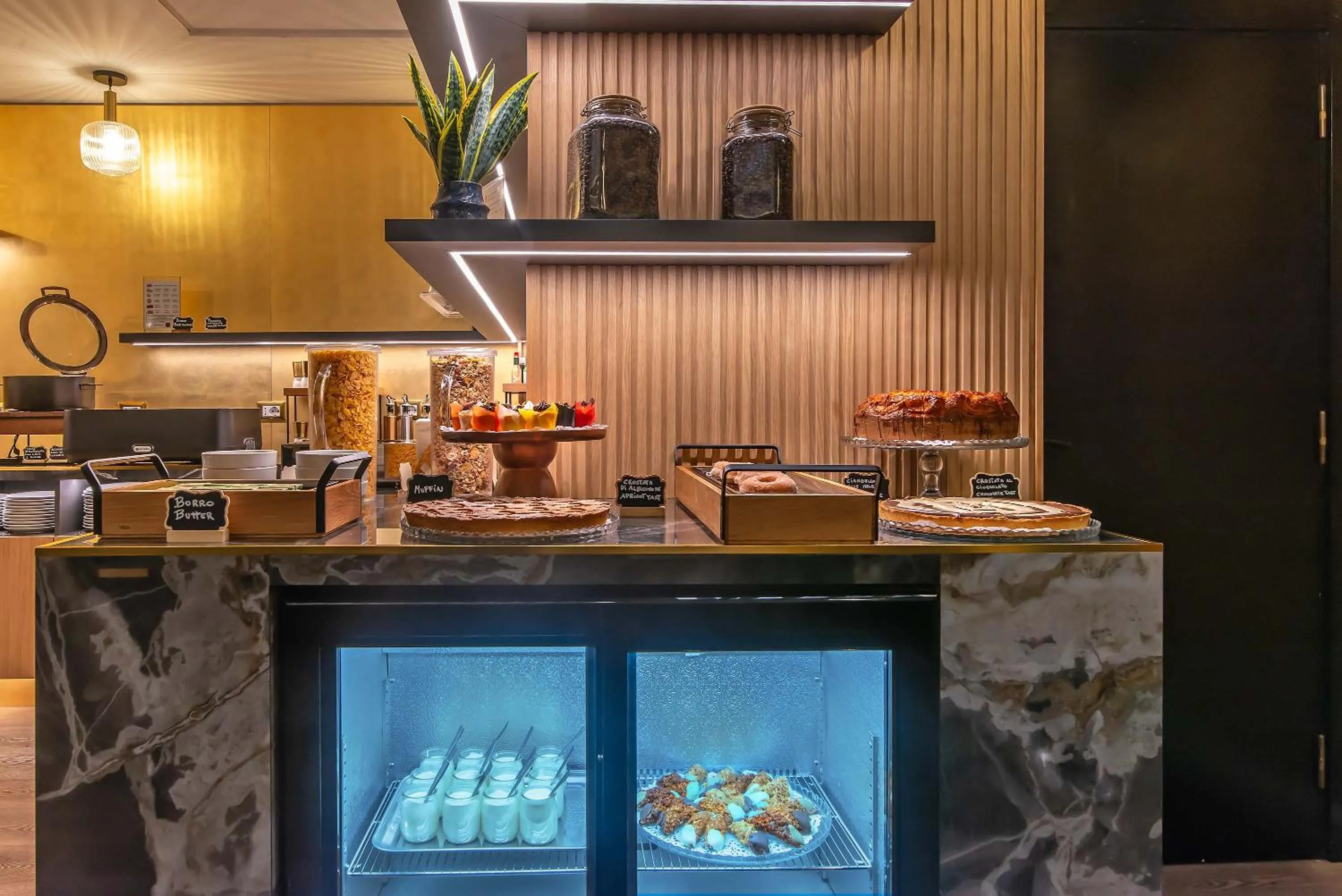 Continental breakfast in Hotel Accademia