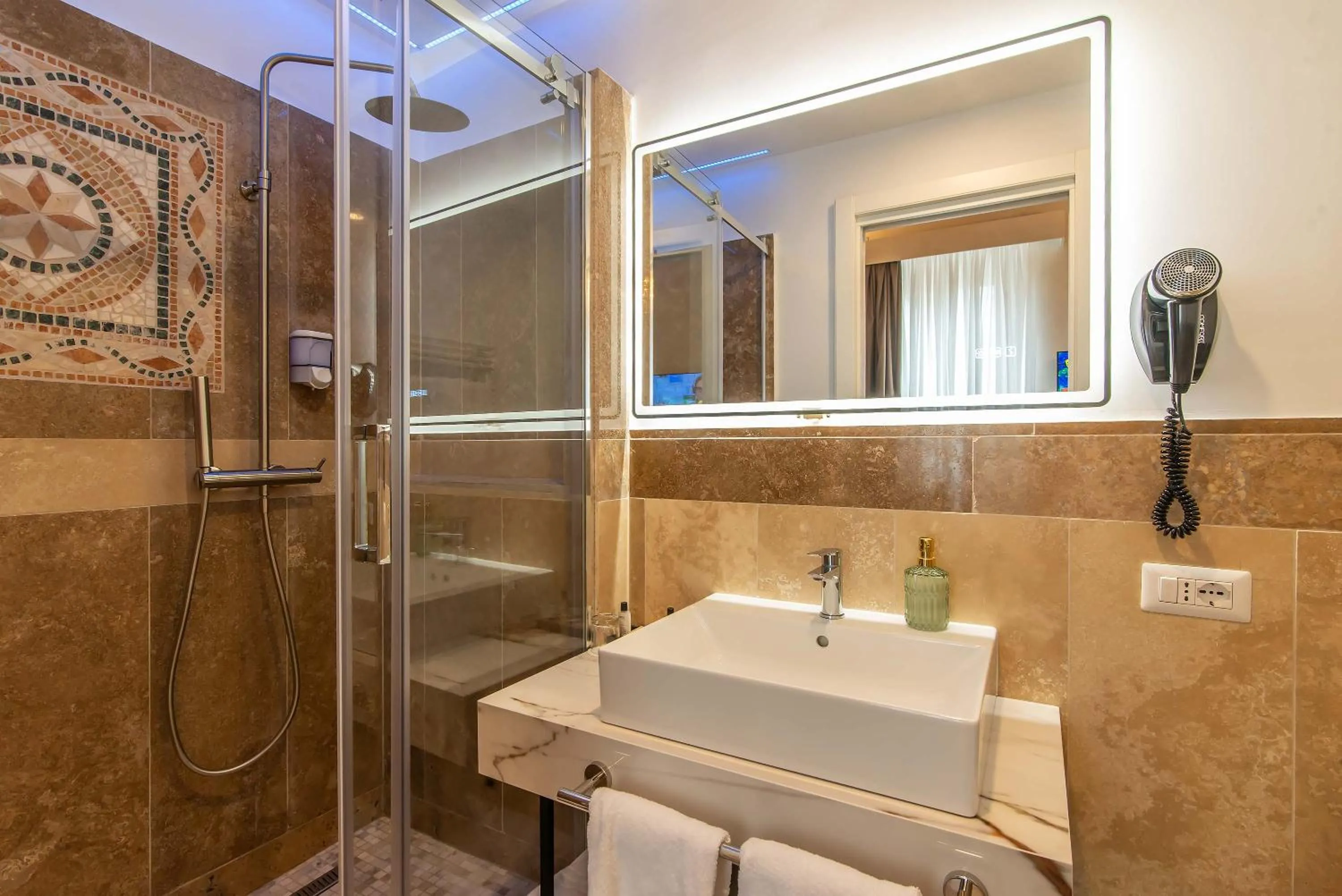 Bathroom in Hotel Accademia