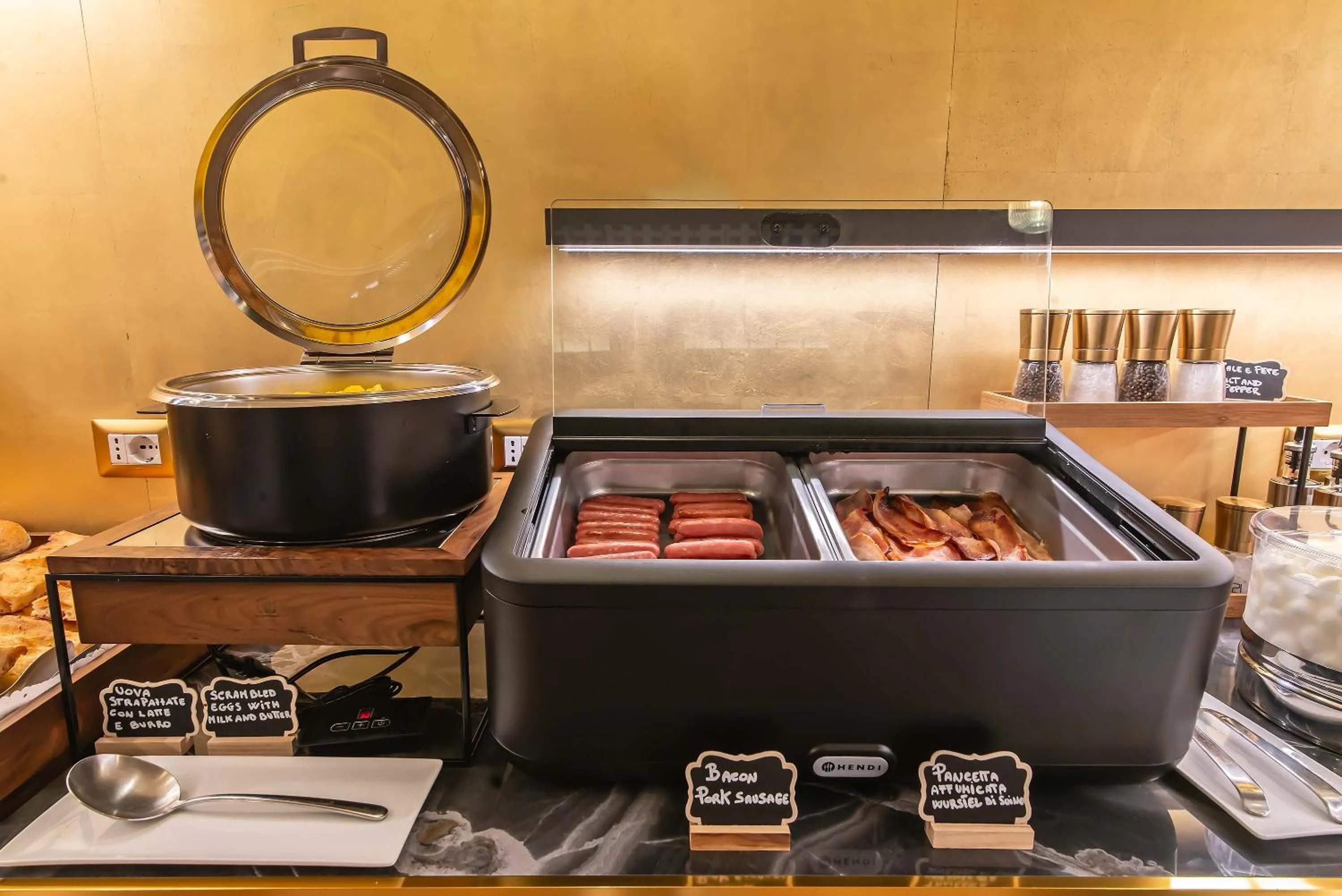 Continental breakfast in Hotel Accademia