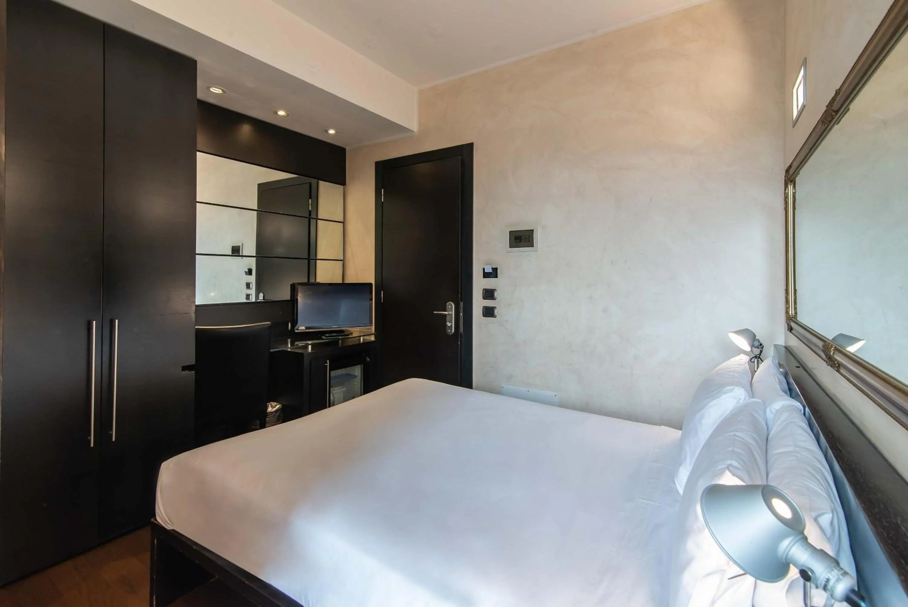 Photo of the whole room, Bed in Hotel Accademia