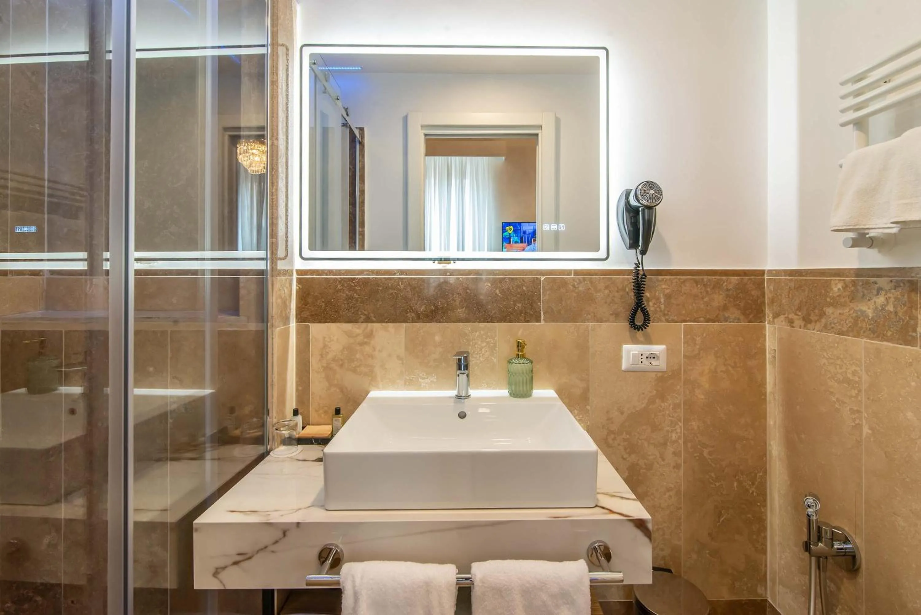 Bathroom in Hotel Accademia