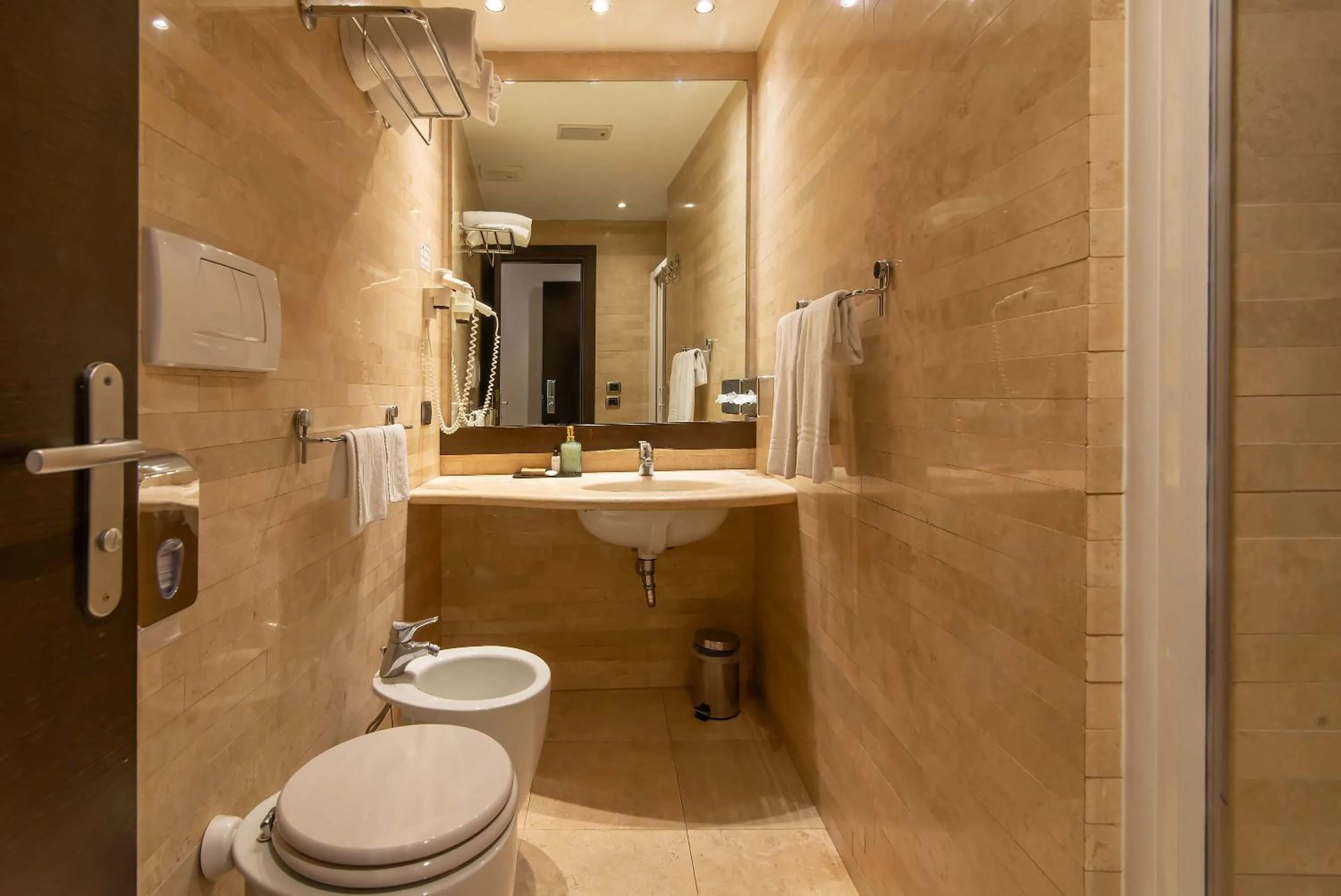 Bathroom in Hotel Accademia