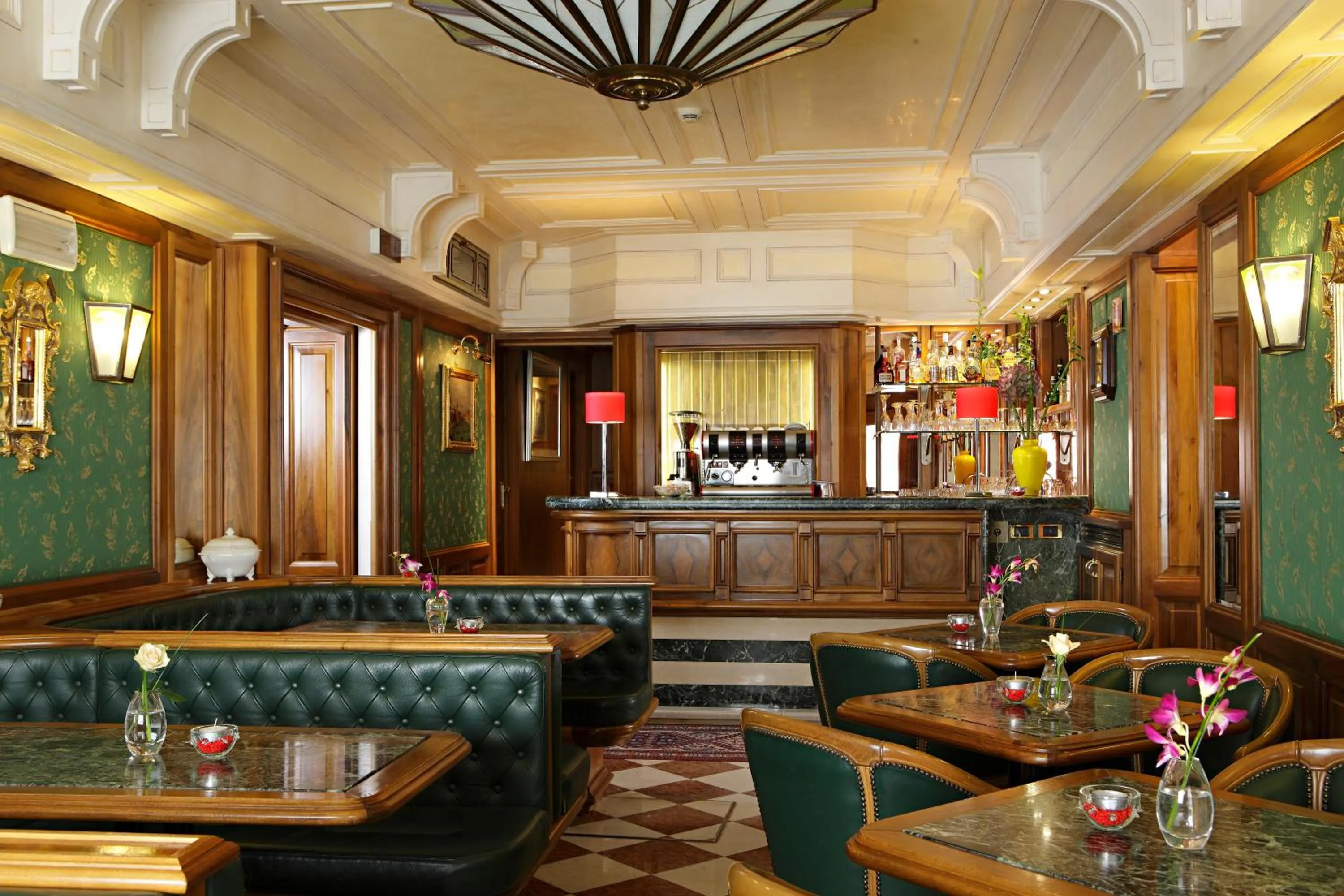 Lounge or bar in Hotel Santa Marina