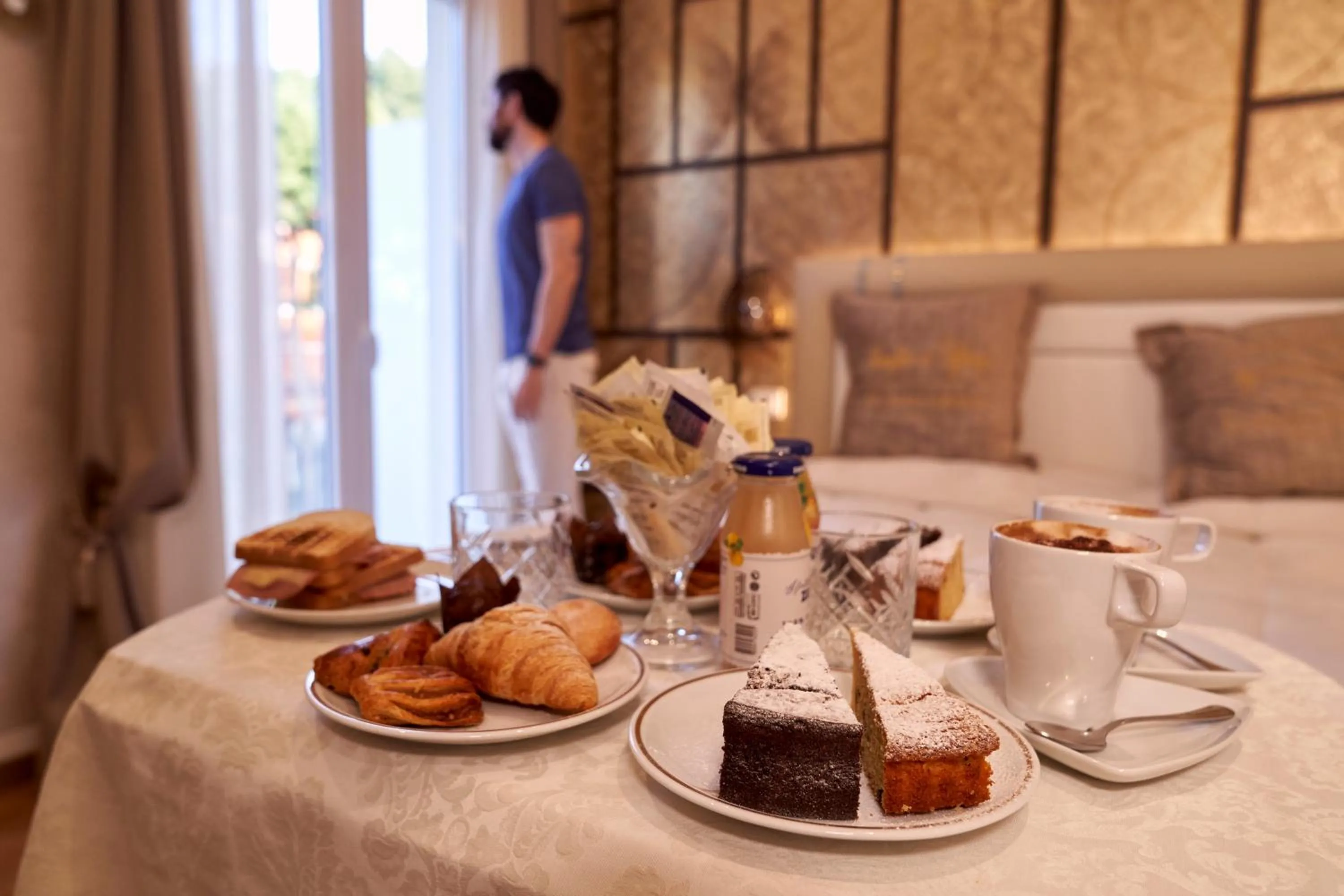 Breakfast, Bed in Amsterdam Suite Hotel & SPA