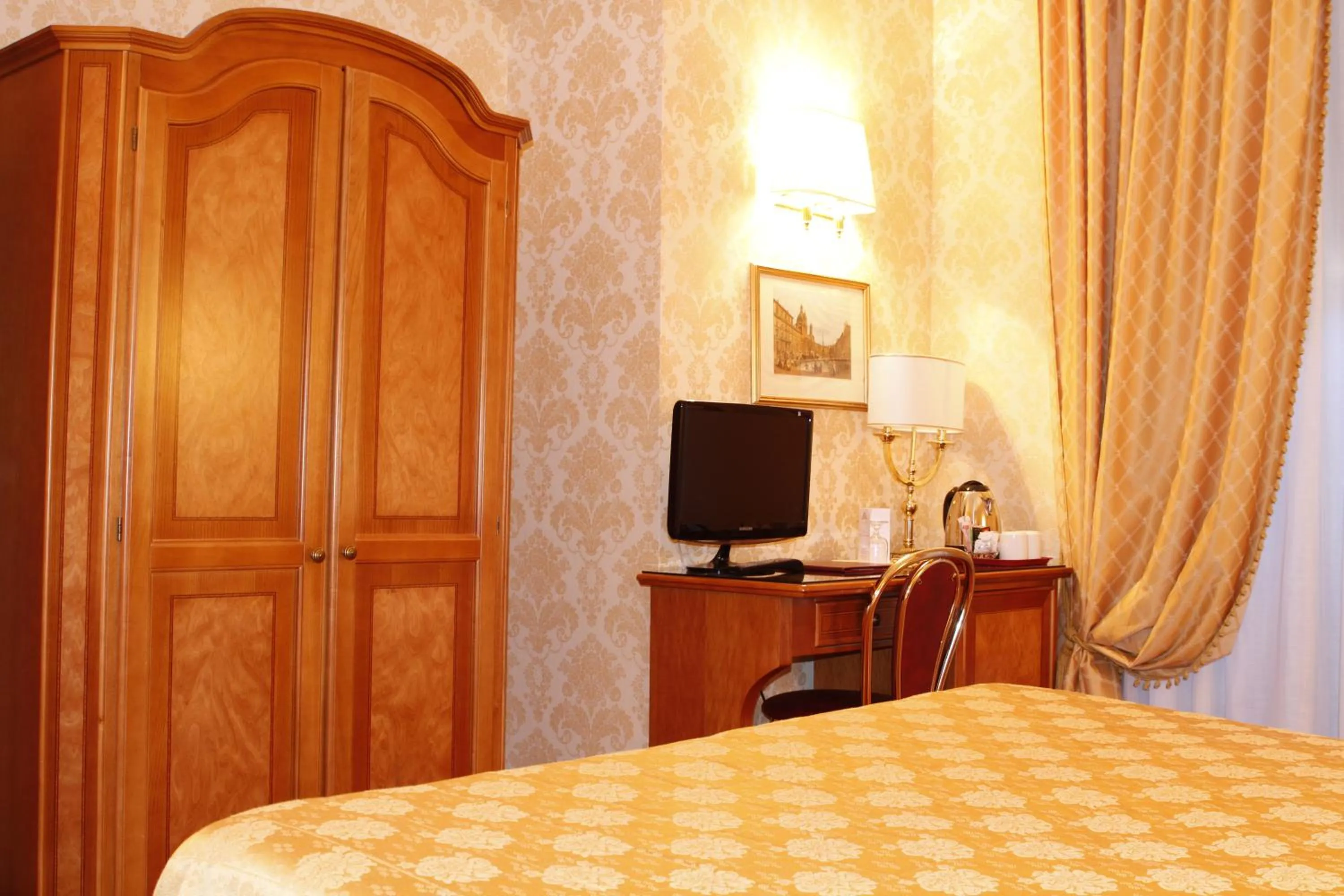 Decorative detail, Bed in Hotel Pace Helvezia