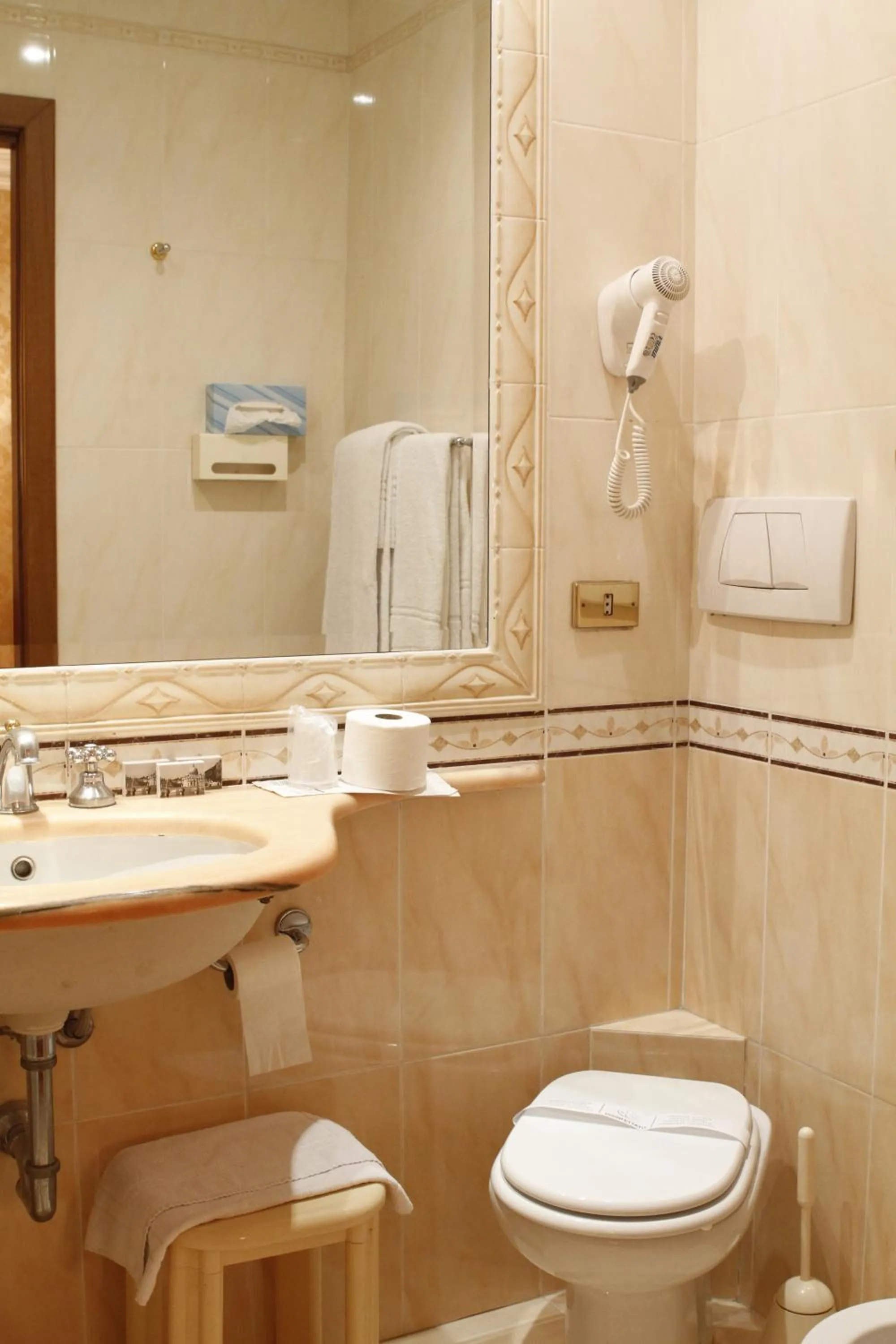 Bathroom in Hotel Pace Helvezia