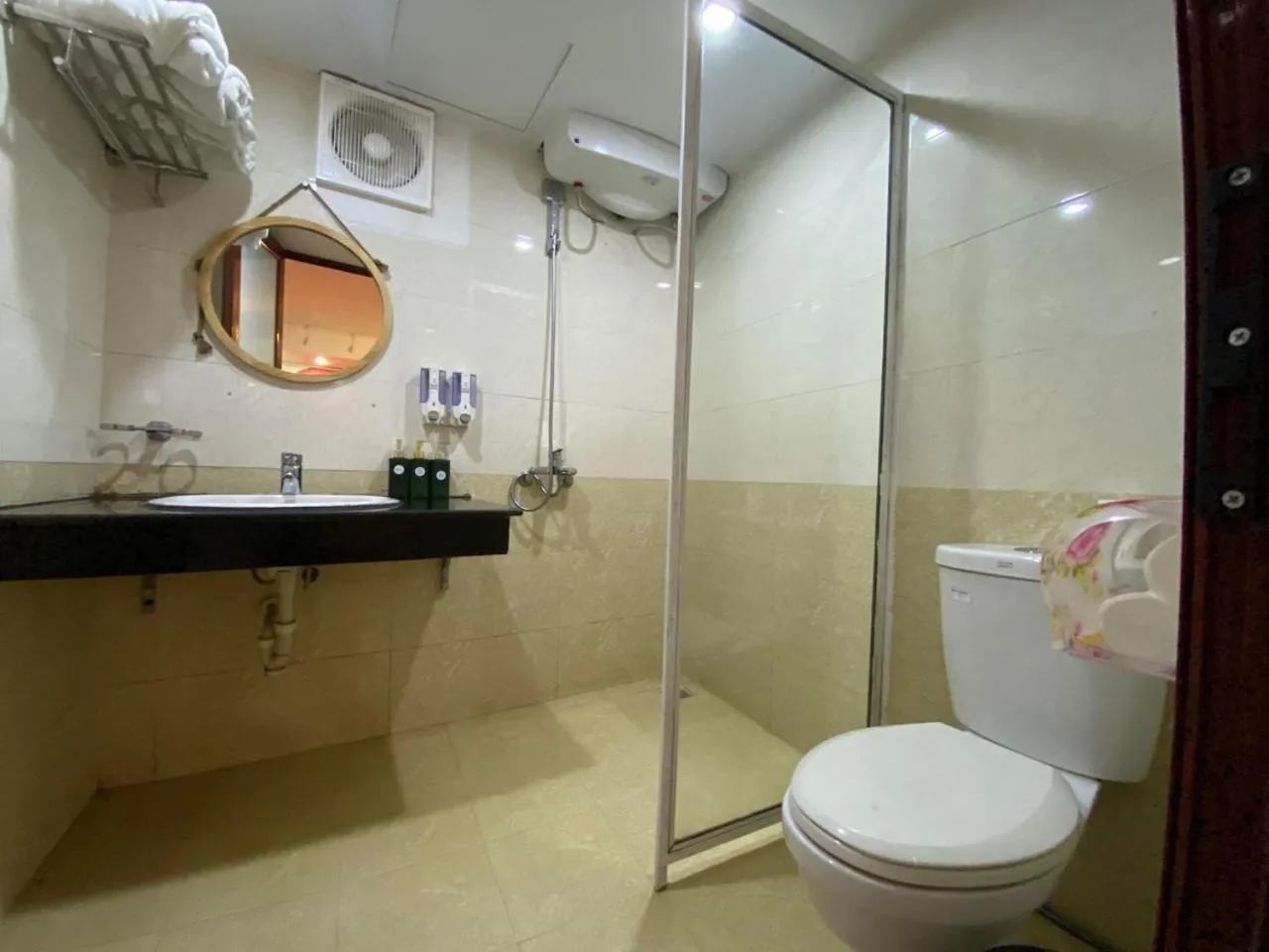 Shower in D Home Sapa