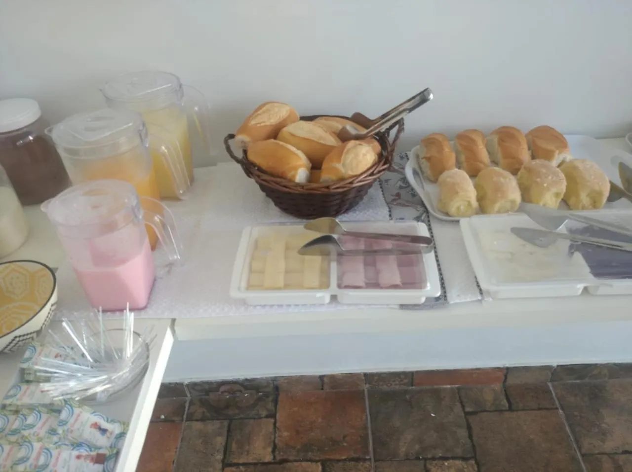 Food and drinks in Pousada Sol e Descanso - by Easy Hotéis