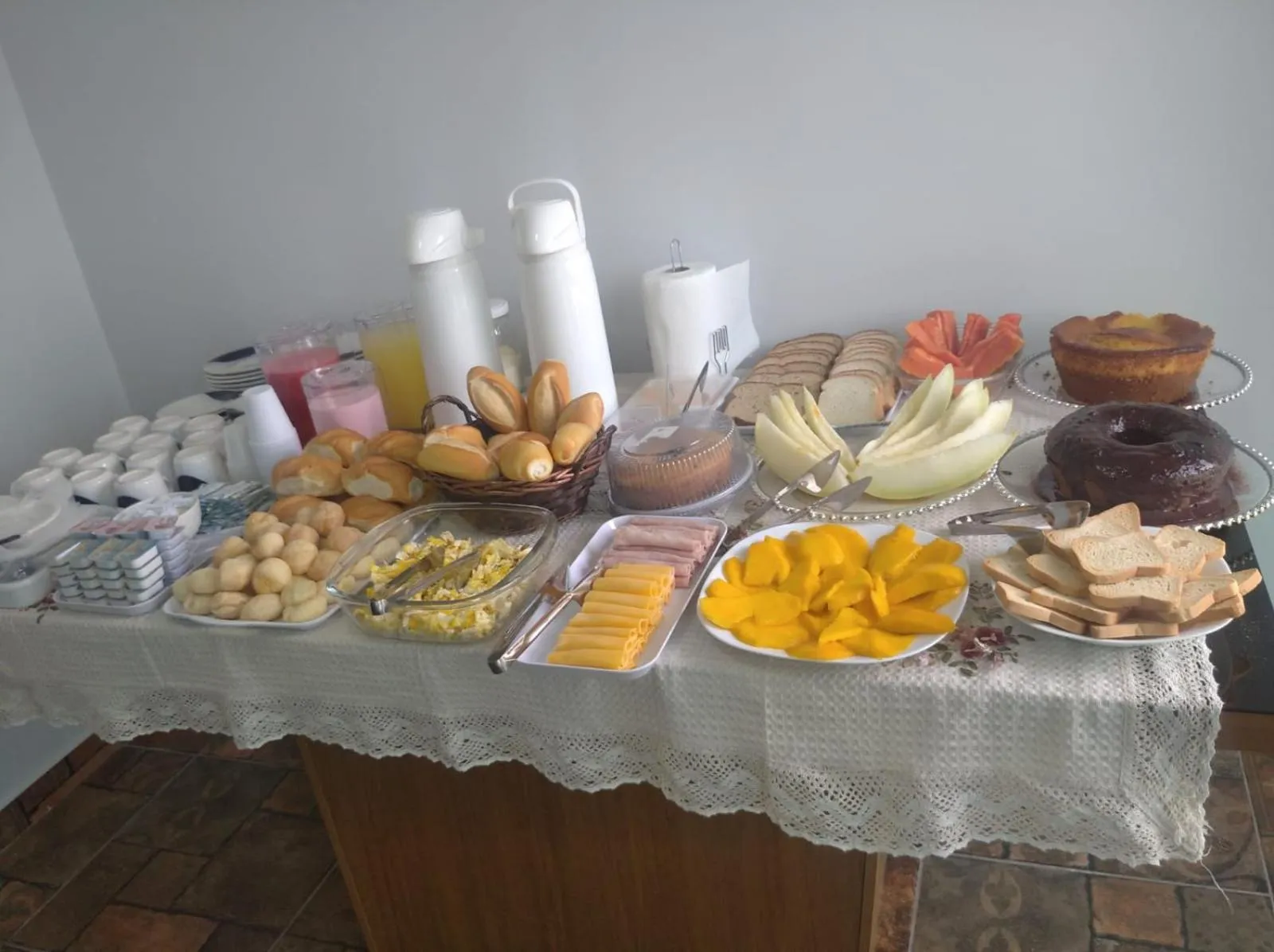 Food and drinks in Pousada Sol e Descanso - by Easy Hotéis