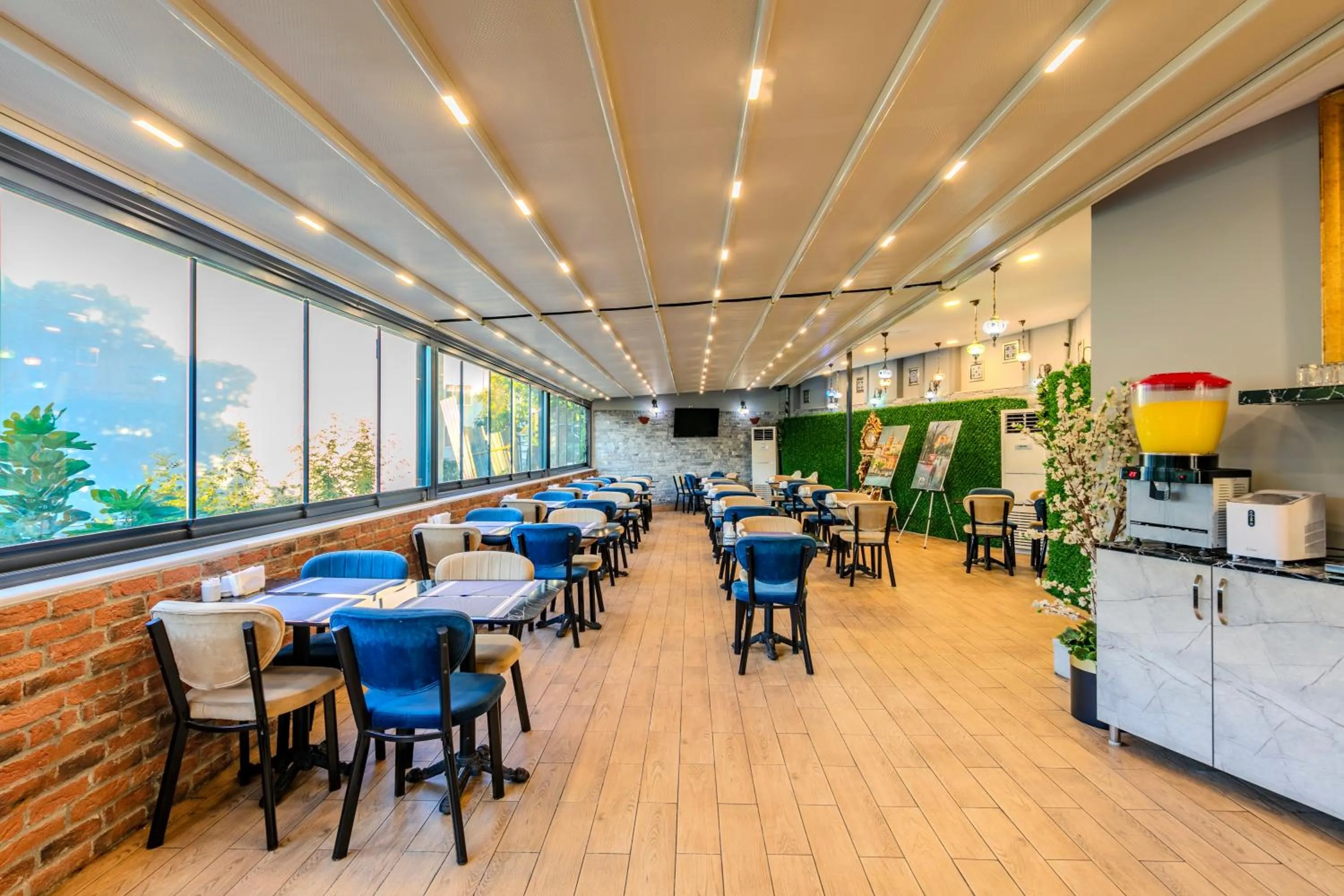 Restaurant/places to eat in Sultan Hamit Hotel