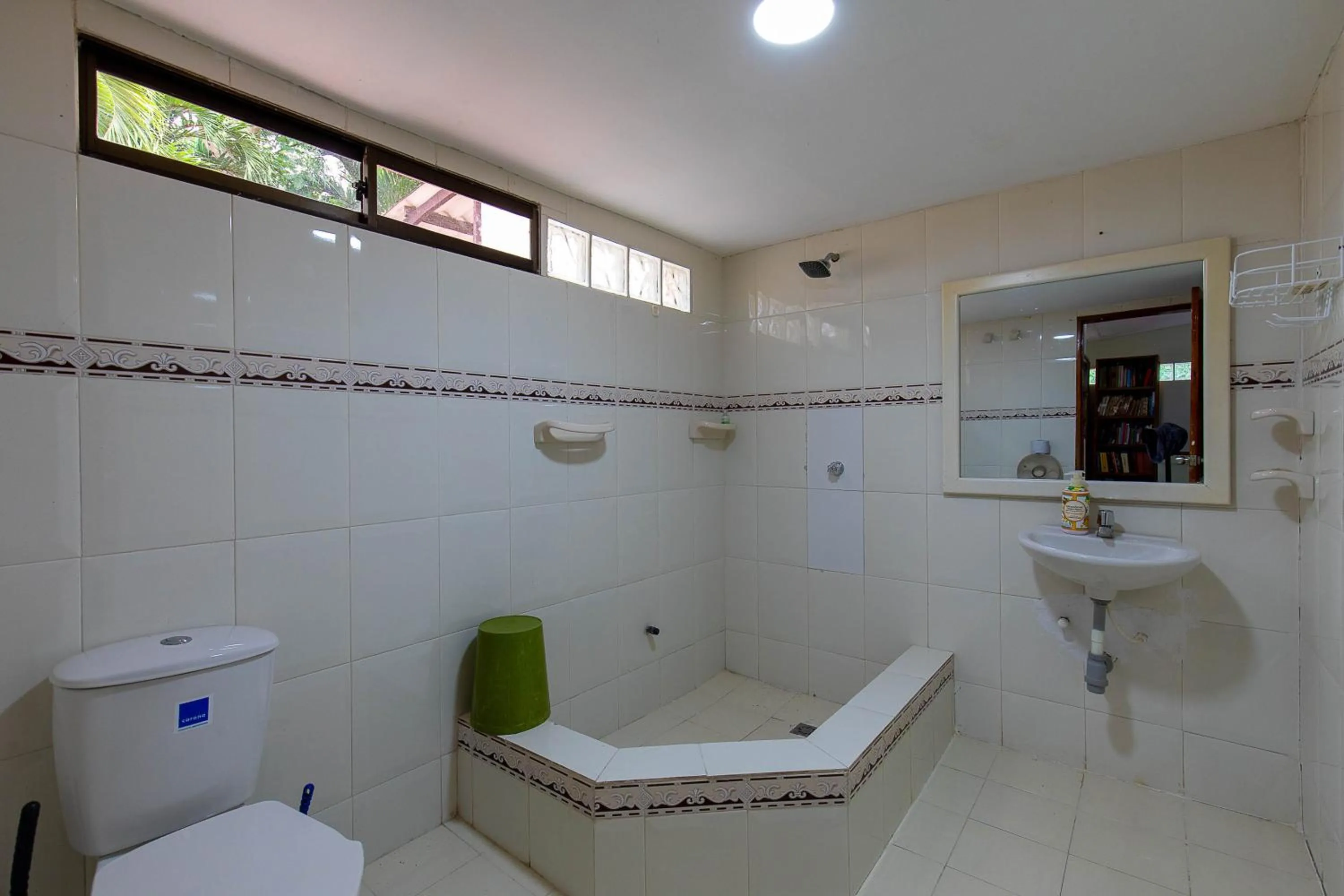 Bathroom in Hostal Campomar