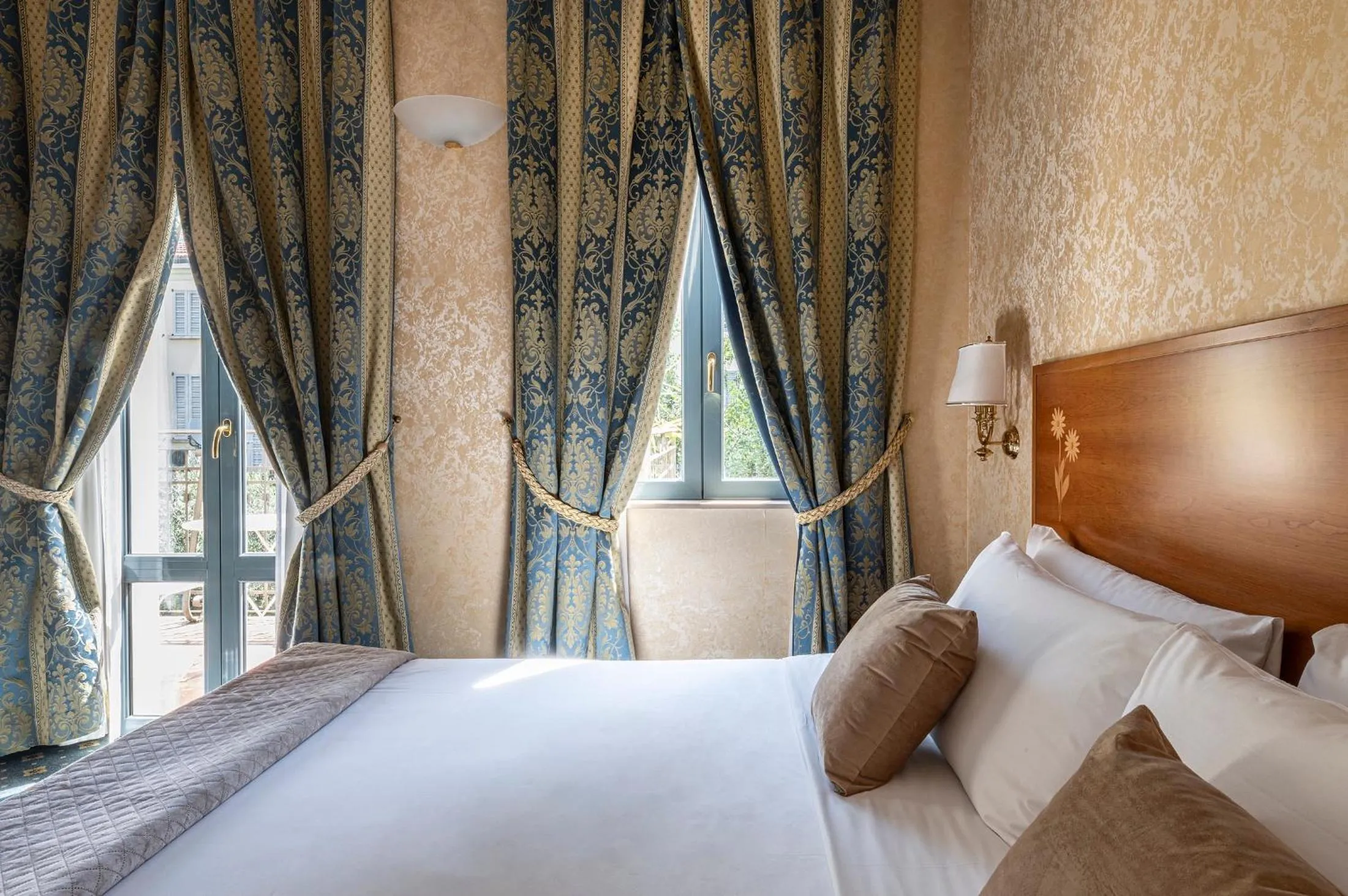 Bed in Boutique Hotel Dieci