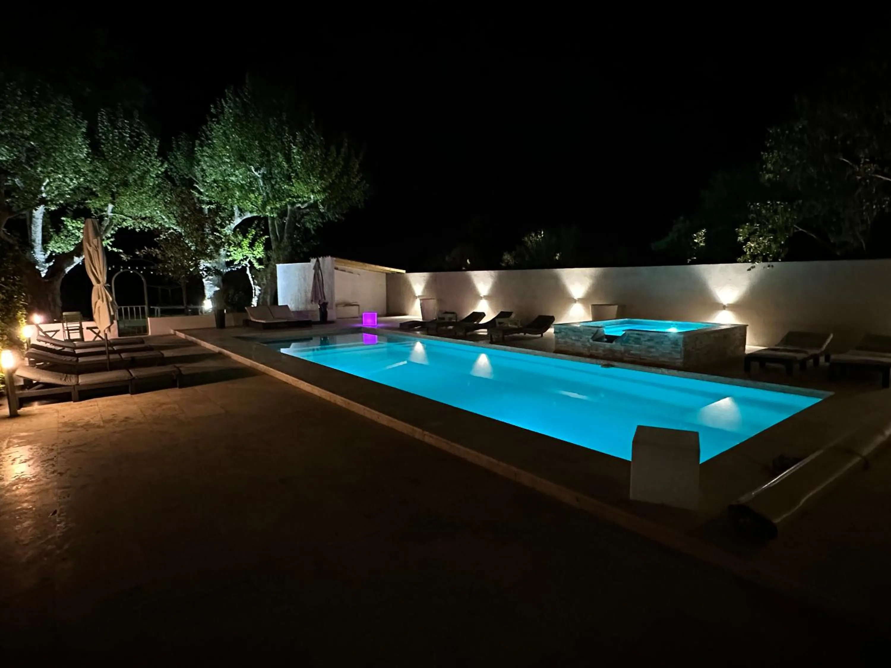 Swimming pool in Bastide Beaudinard