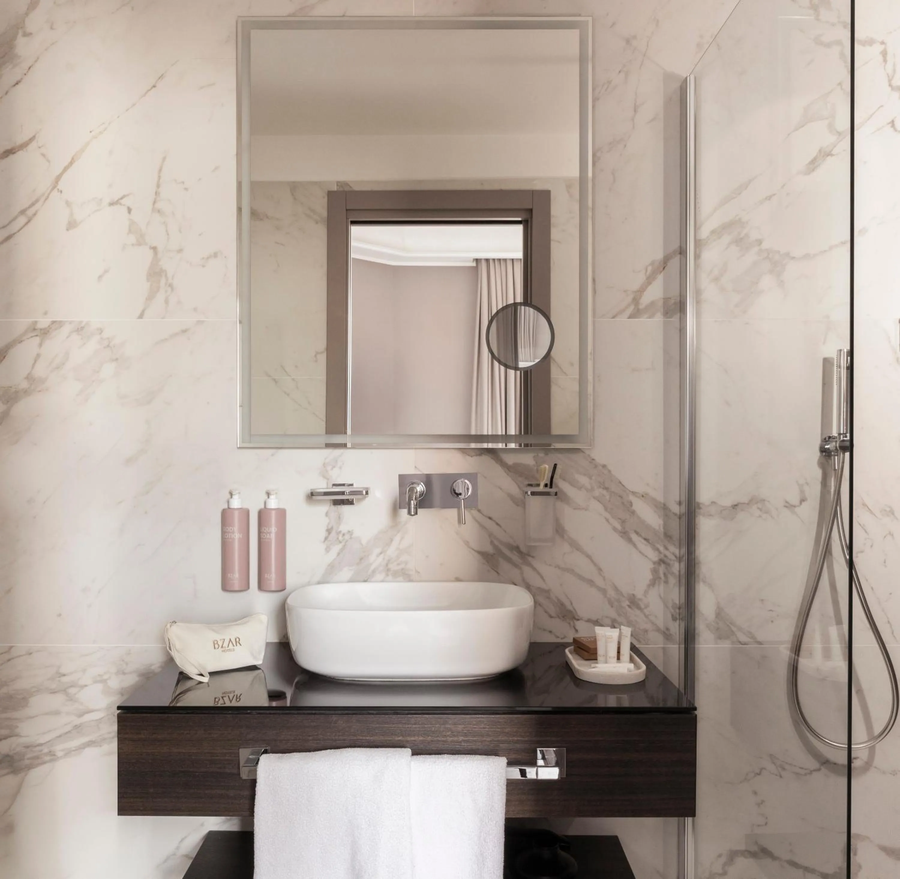 Bathroom in Hotel Viminale