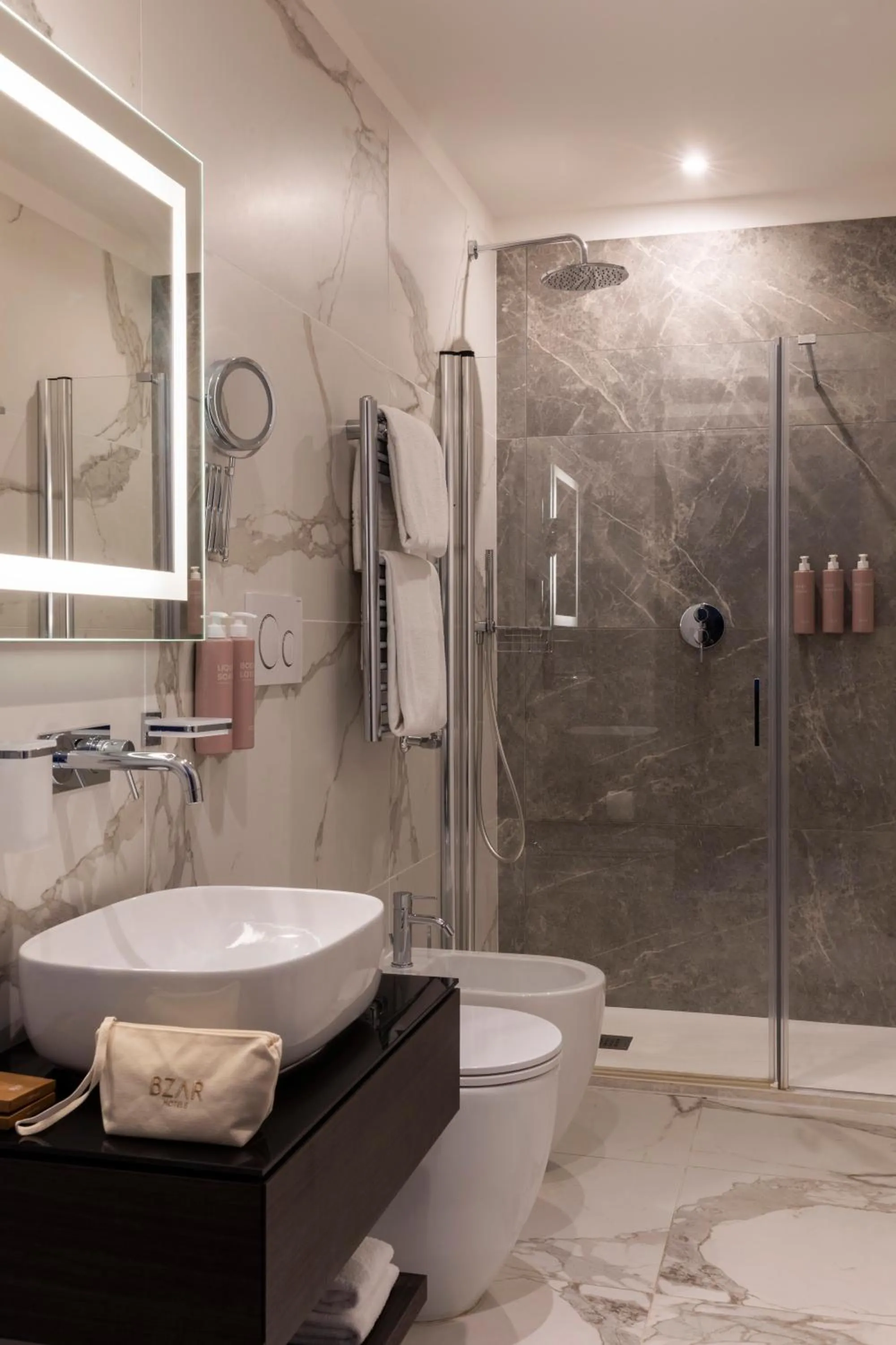 Shower in Hotel Viminale