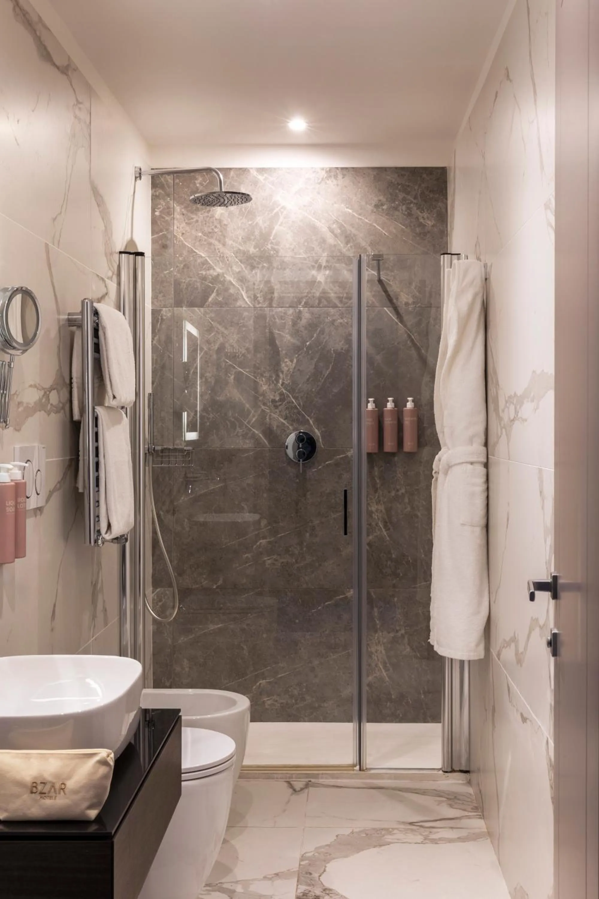 Shower in Hotel Viminale