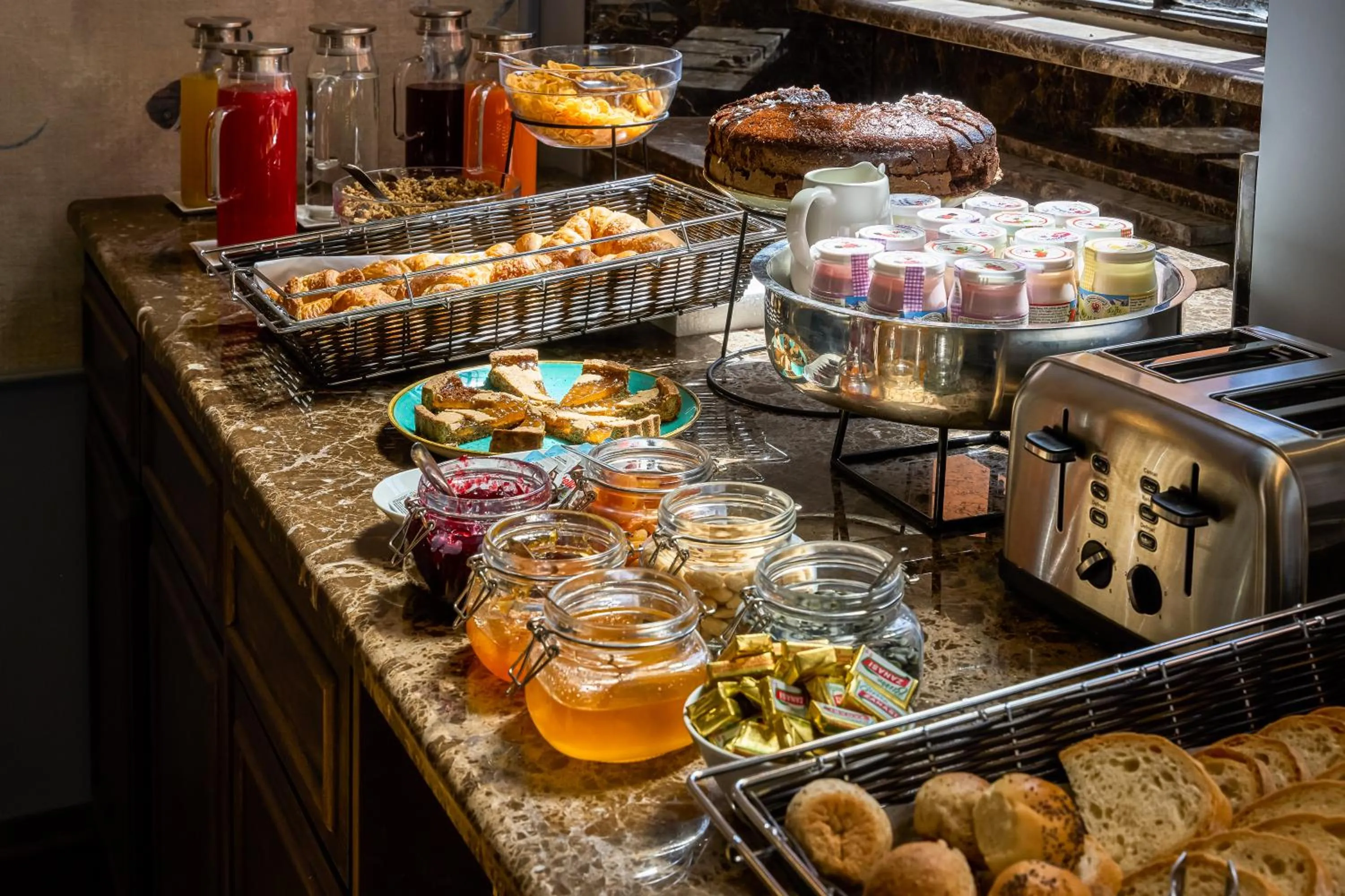 Food and drinks in Hotel Viminale