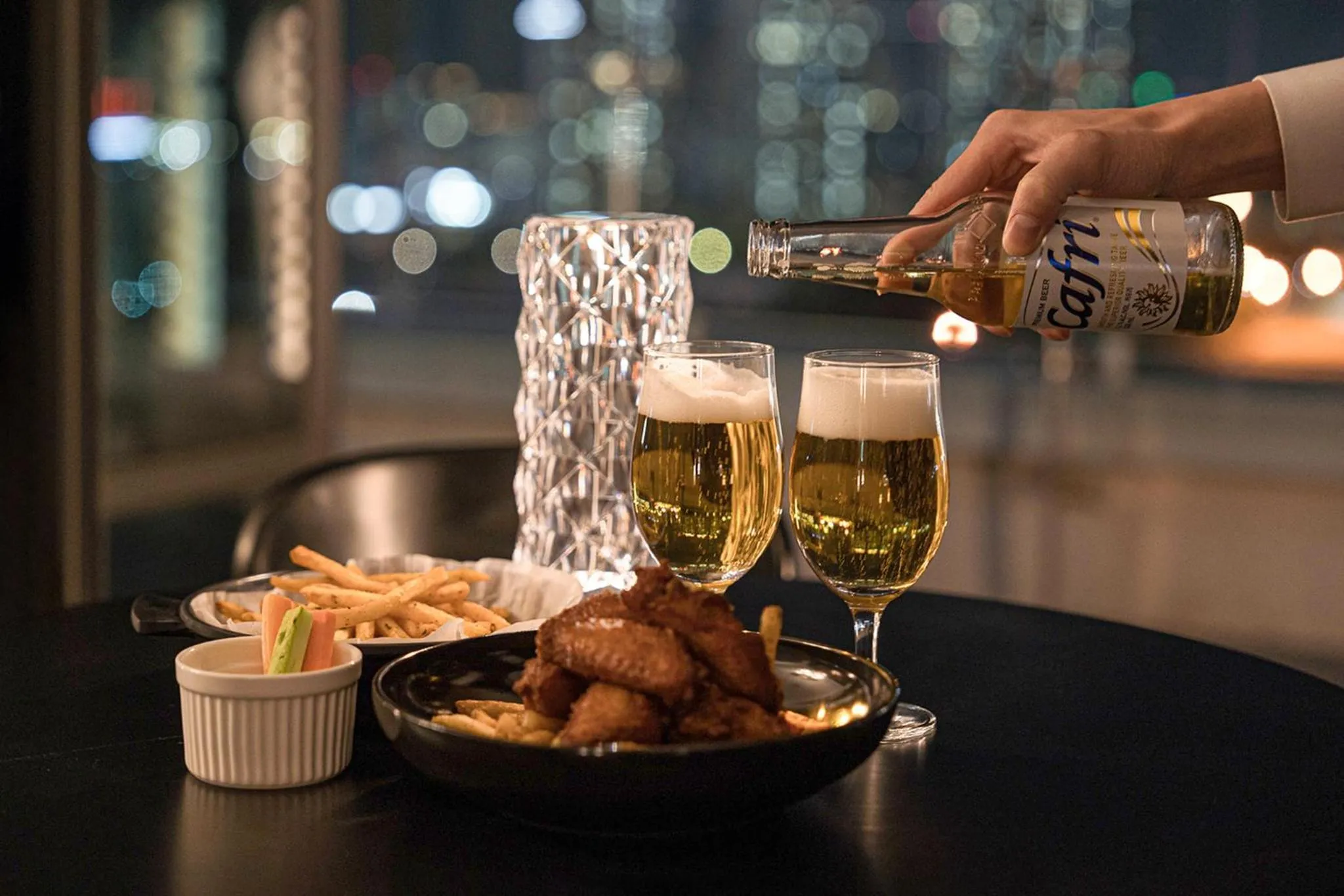 Restaurant/places to eat in Act Hotel