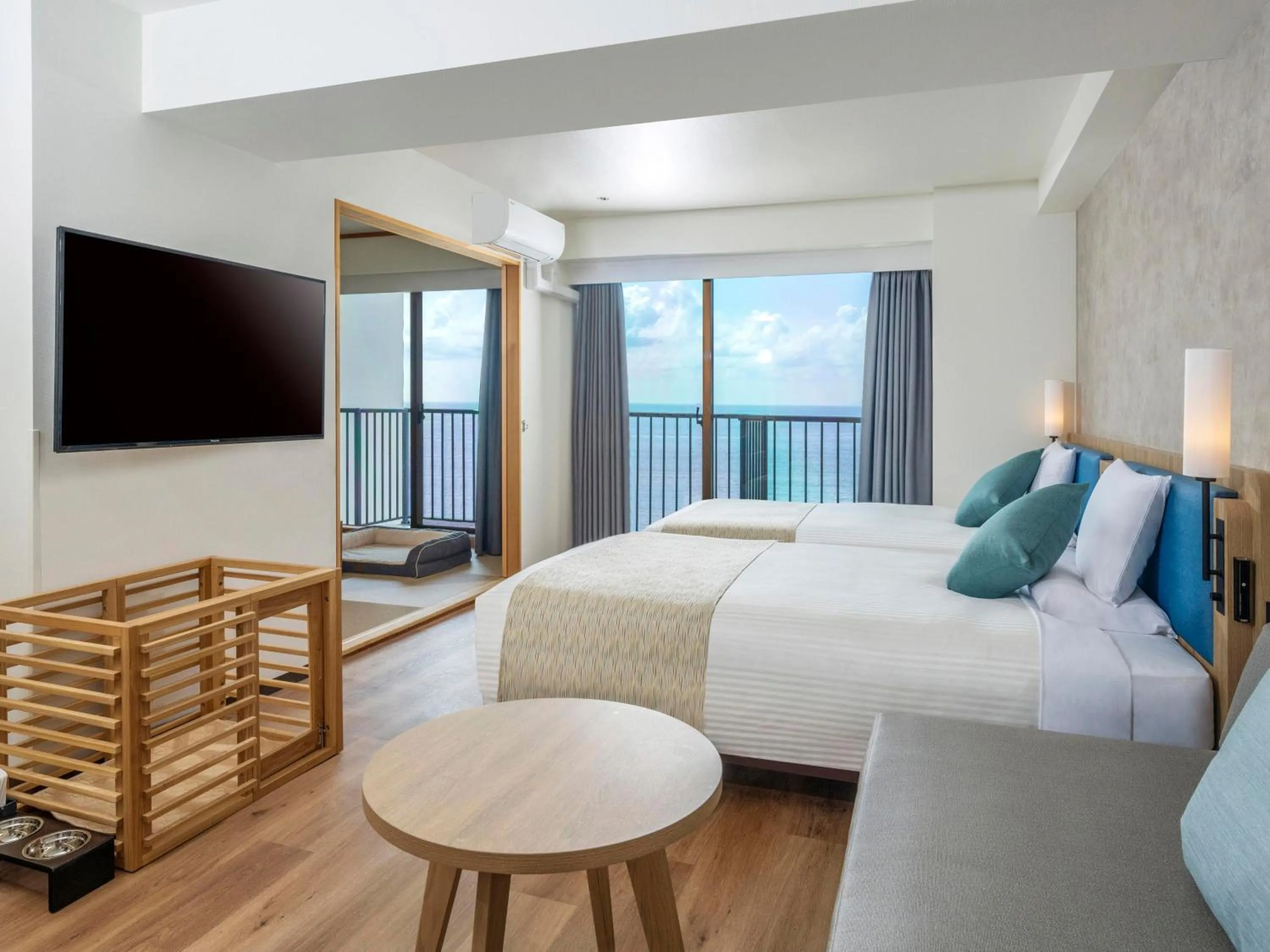 Photo of the whole room, Bed in Atagawa Ocean Resort