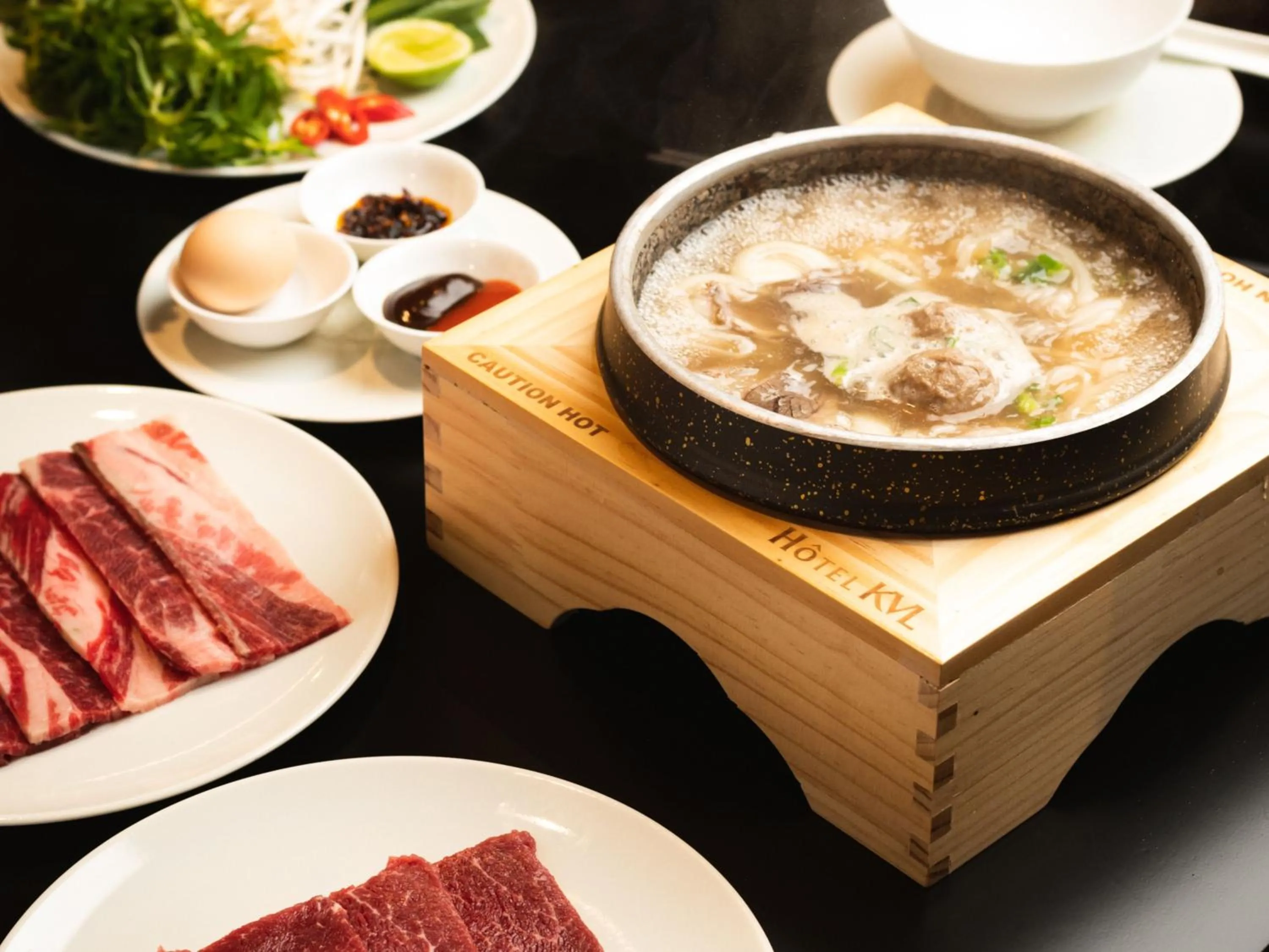 Restaurant/places to eat in Hotel KVL