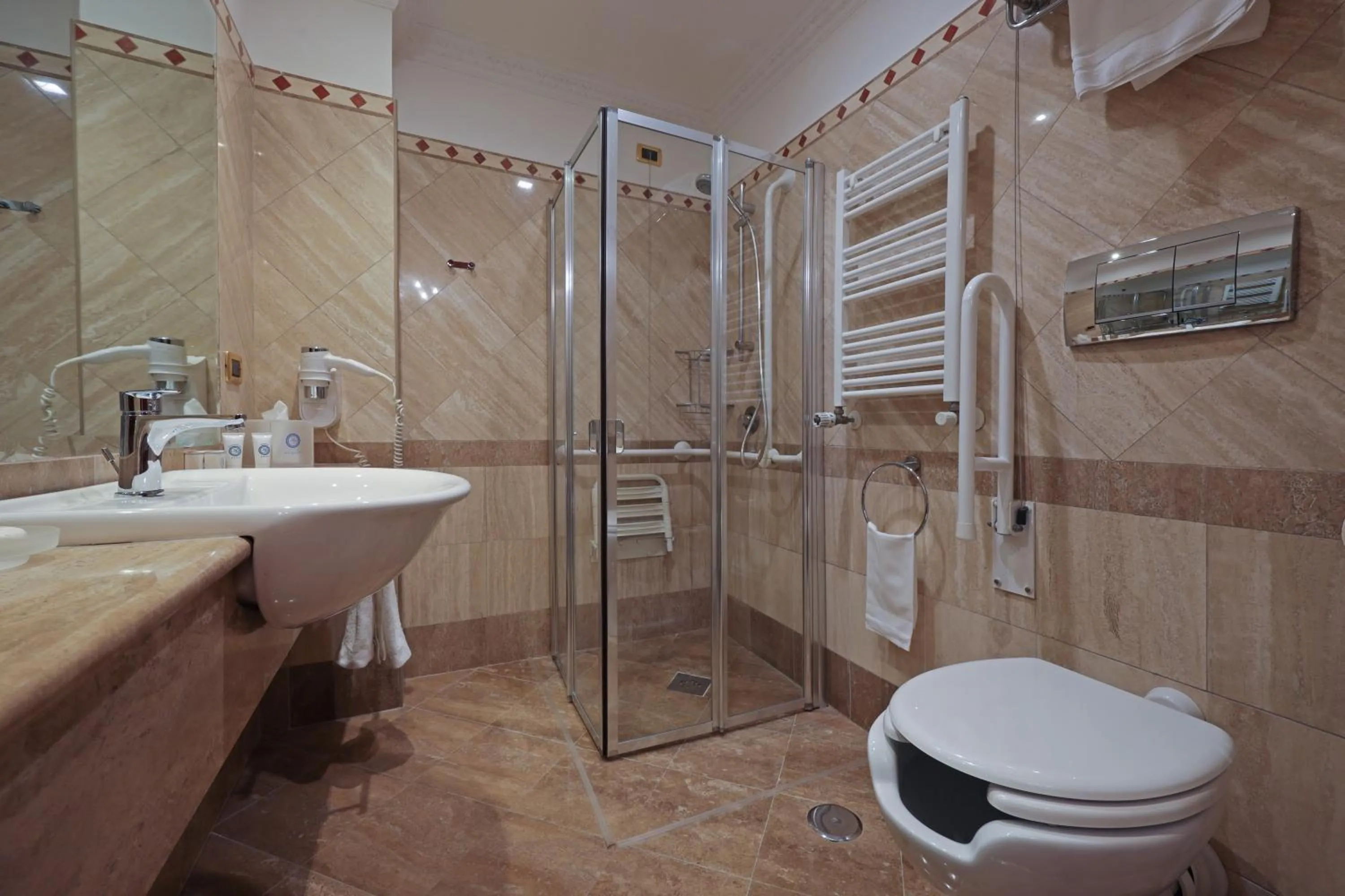 Facility for disabled guests in Hotel Barberini