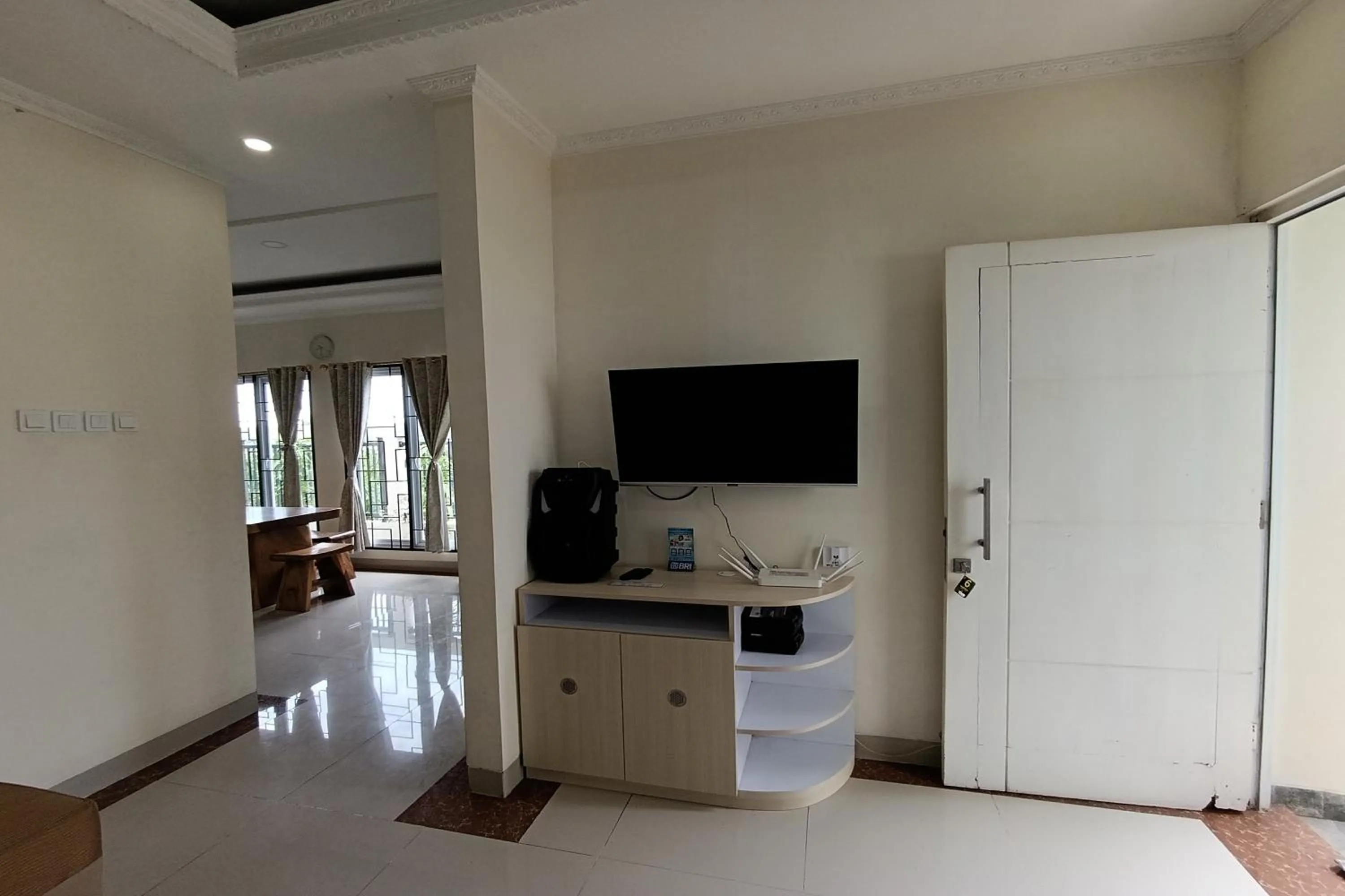 TV and multimedia in Mamifokobo Hotel & Glamping