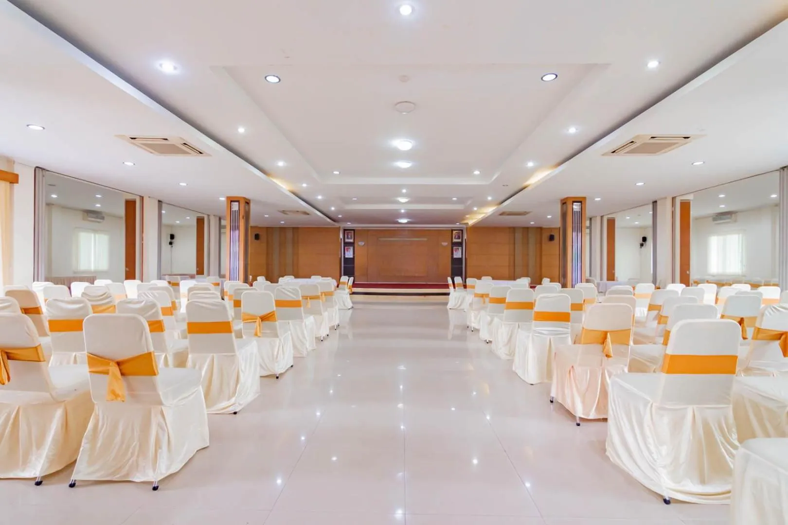 Banquet/Function facilities in Urbanview Hotel Syariah Dapen Pontianak by RedDoorz