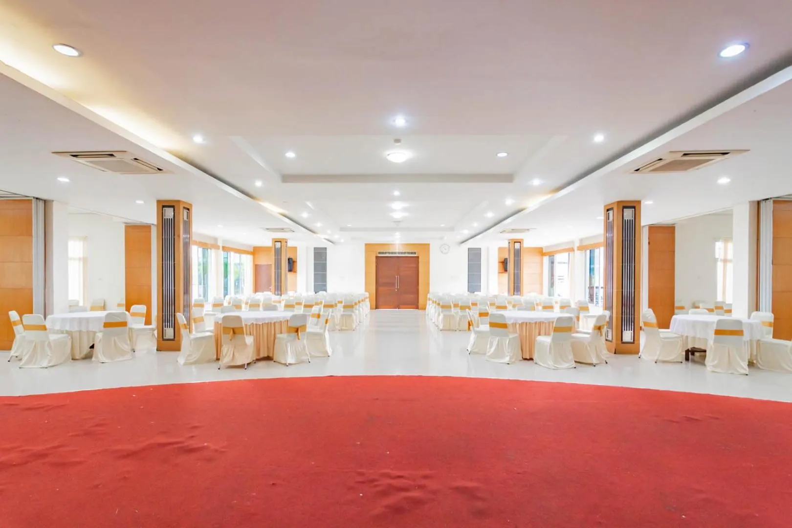 Banquet/Function facilities in Urbanview Hotel Syariah Dapen Pontianak by RedDoorz