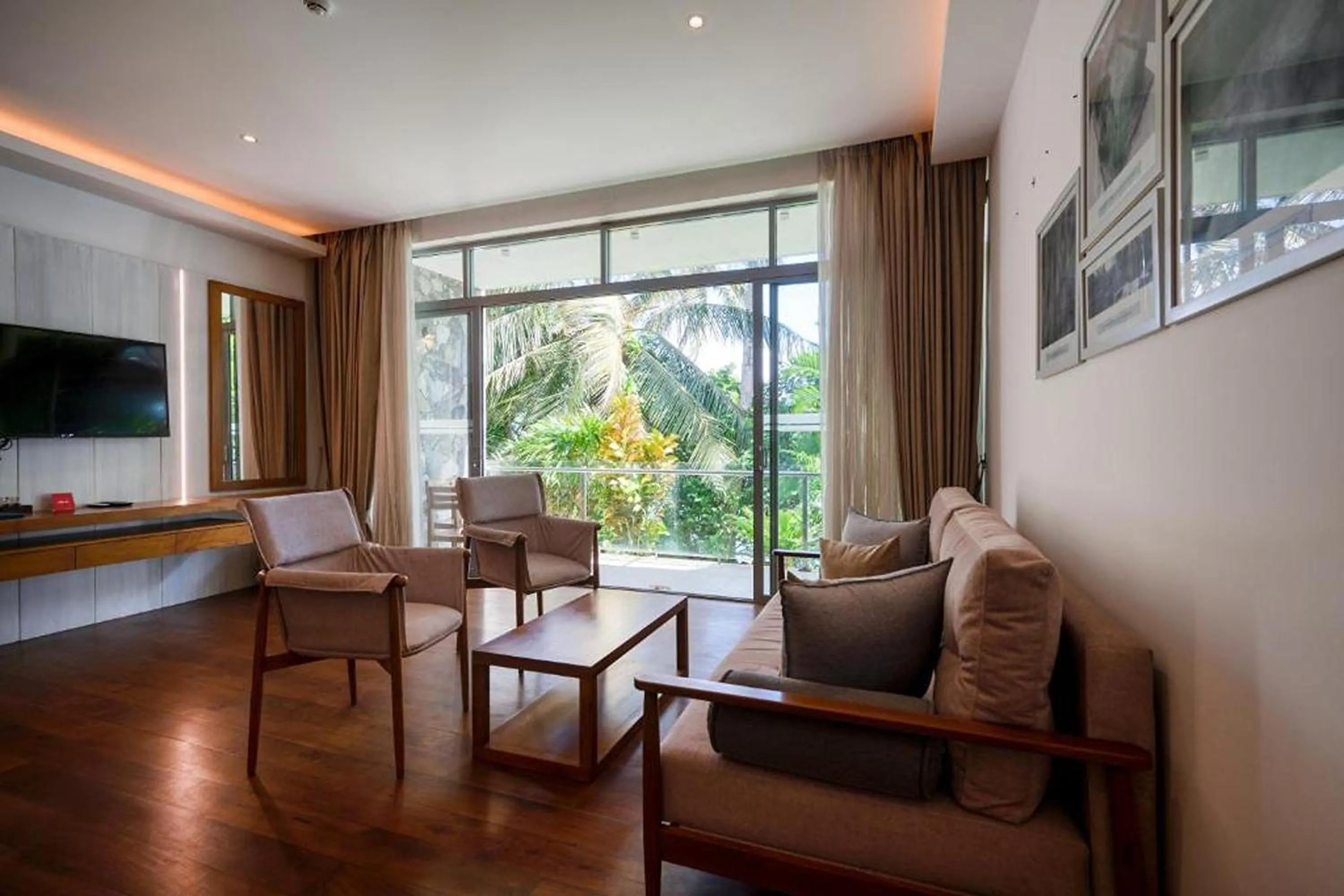 Communal lounge/ TV room in Beacon By The Bay Villas and Suites by the Clarks