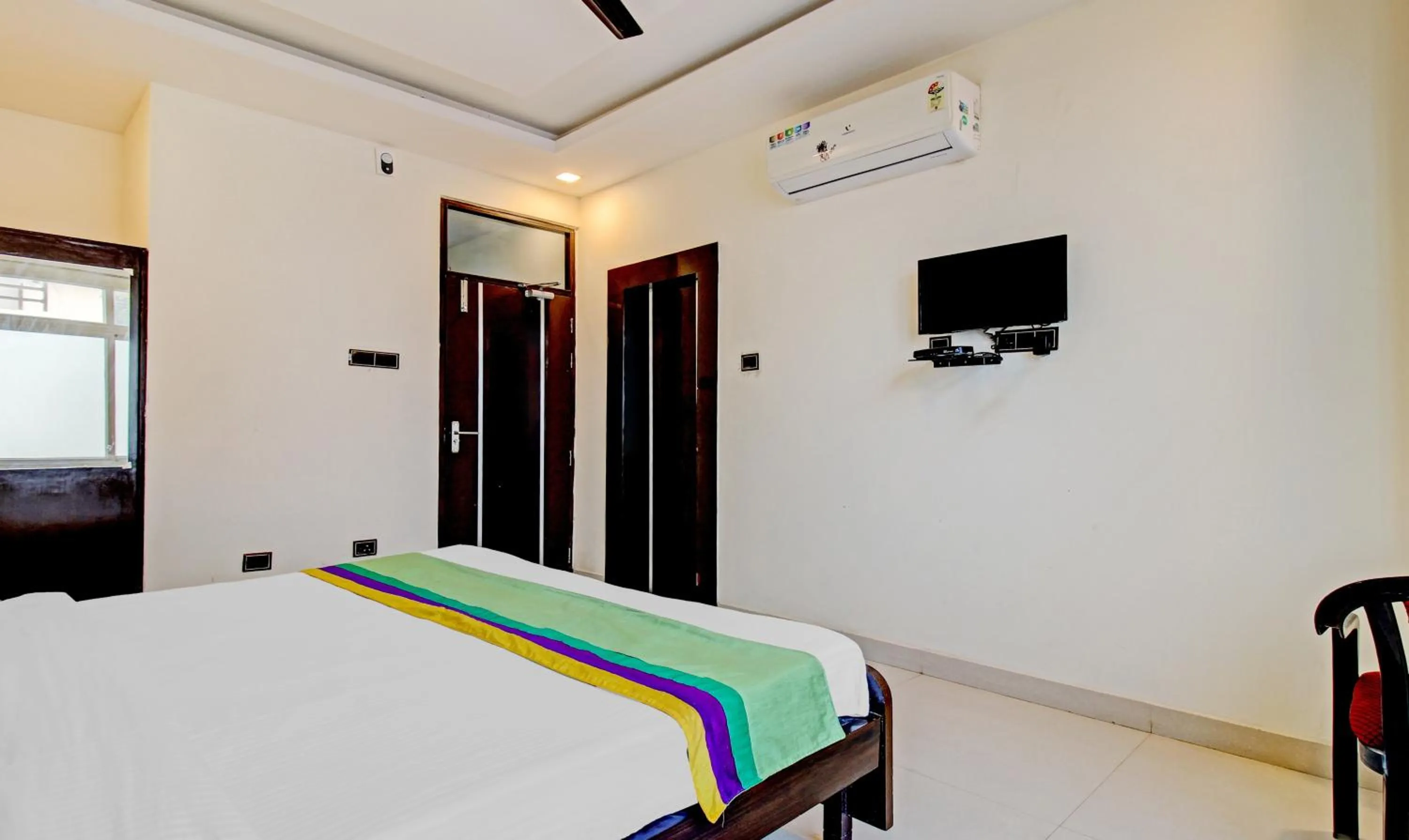 Bedroom, Bed in Treebo Silver Grand