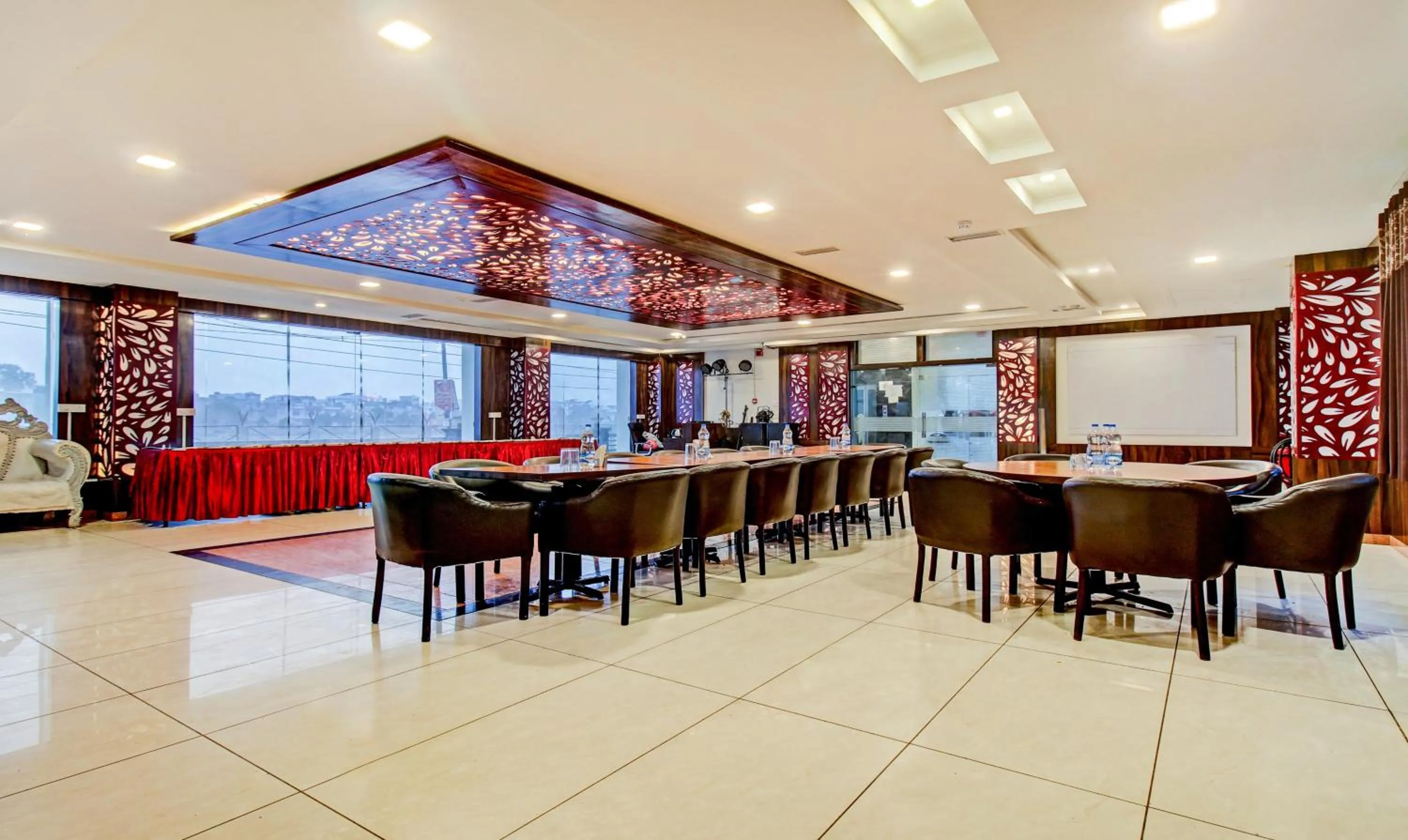 Banquet/Function facilities in Treebo Silver Grand