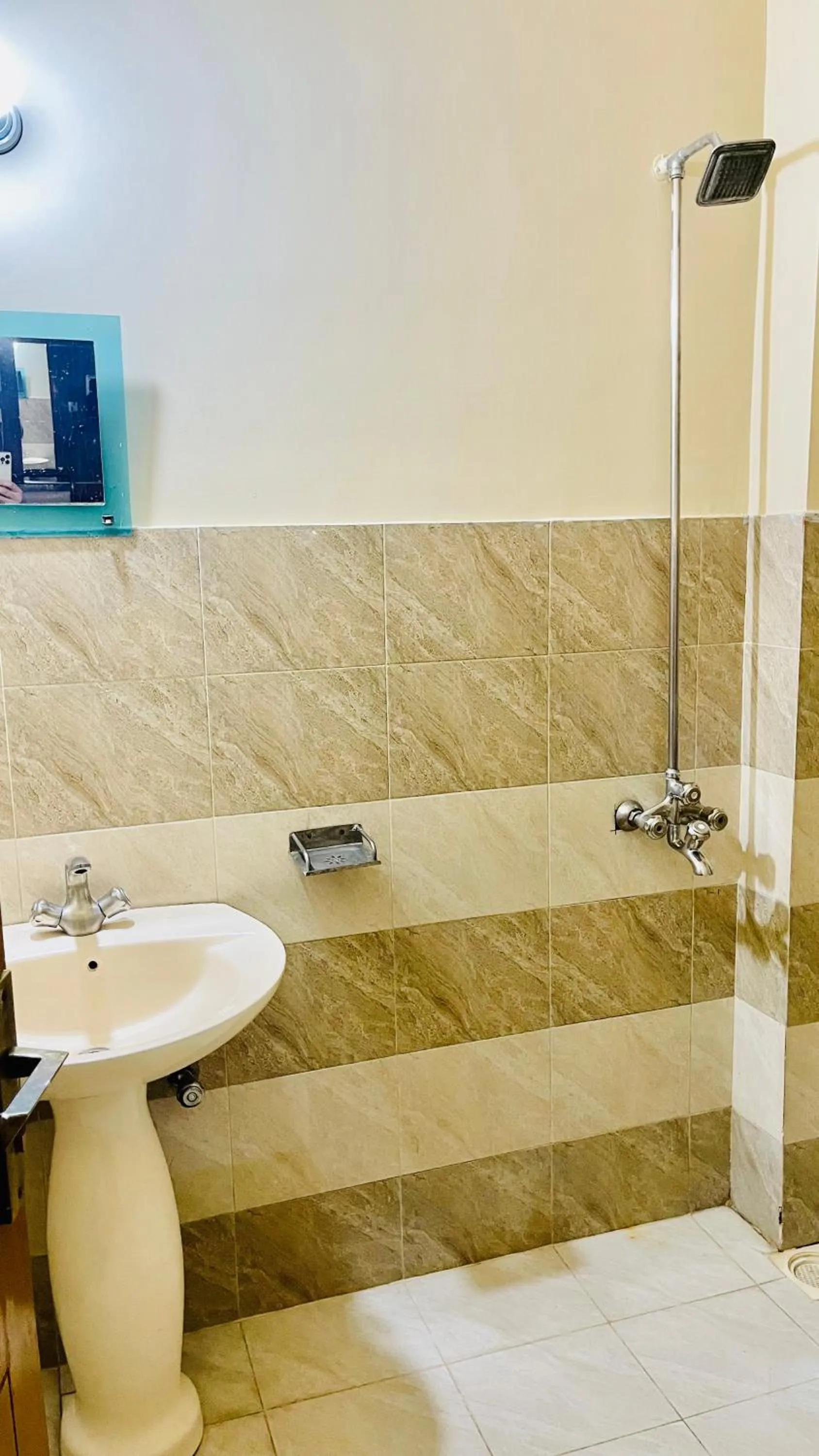 Bathroom in Plaza Inn Hotel