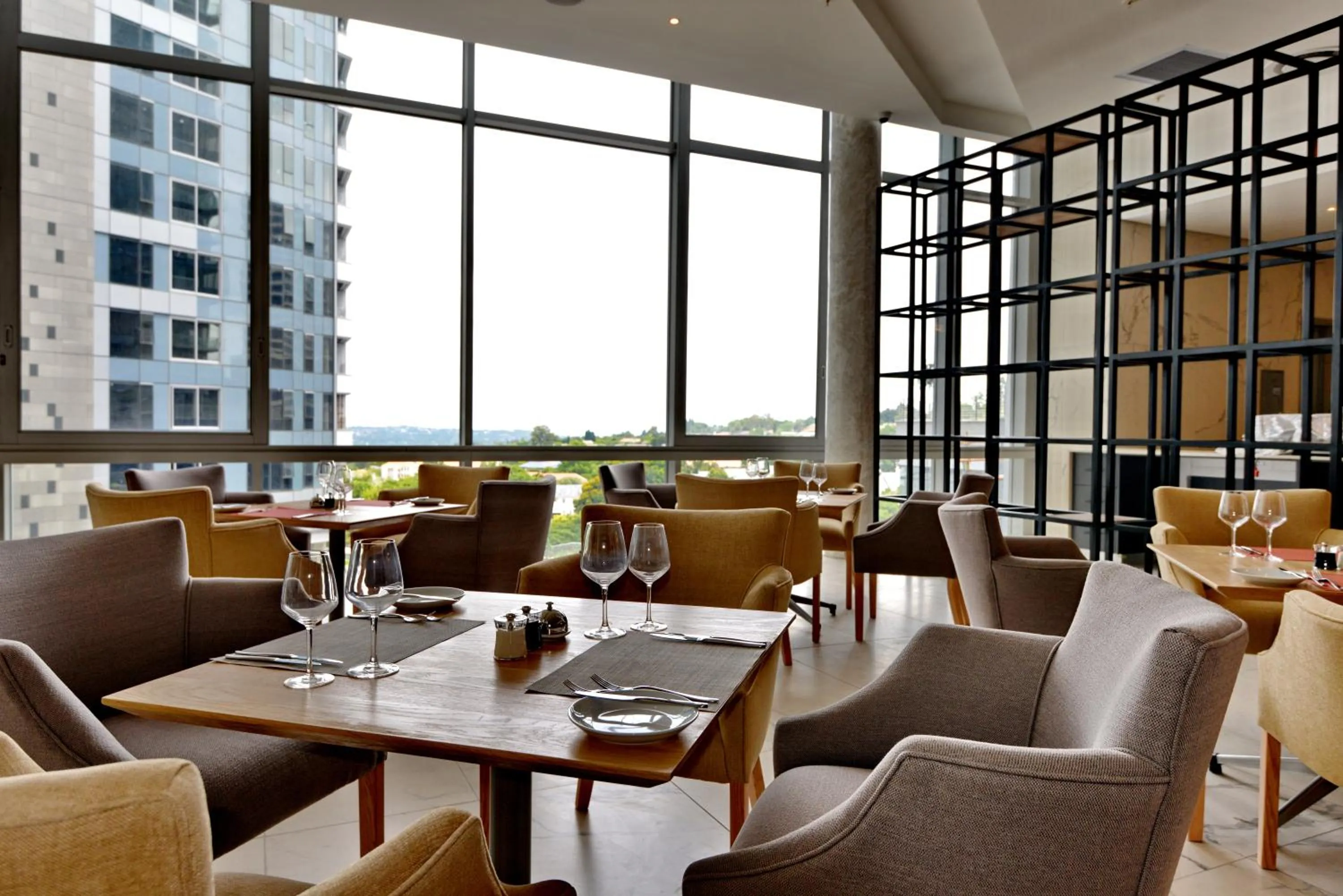 Restaurant/places to eat in @Sandton Hotel