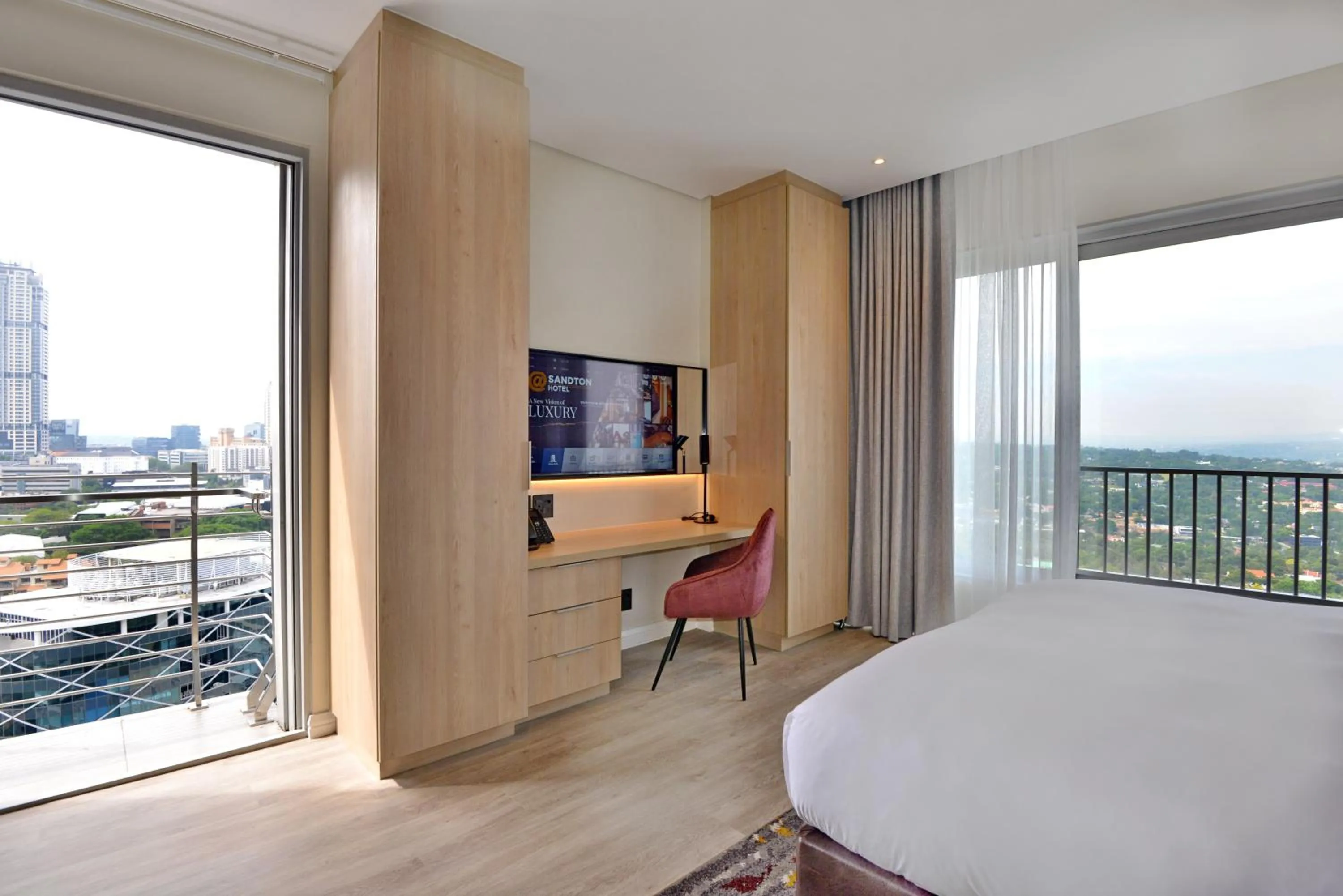 Balcony/Terrace, Bed in @Sandton Hotel