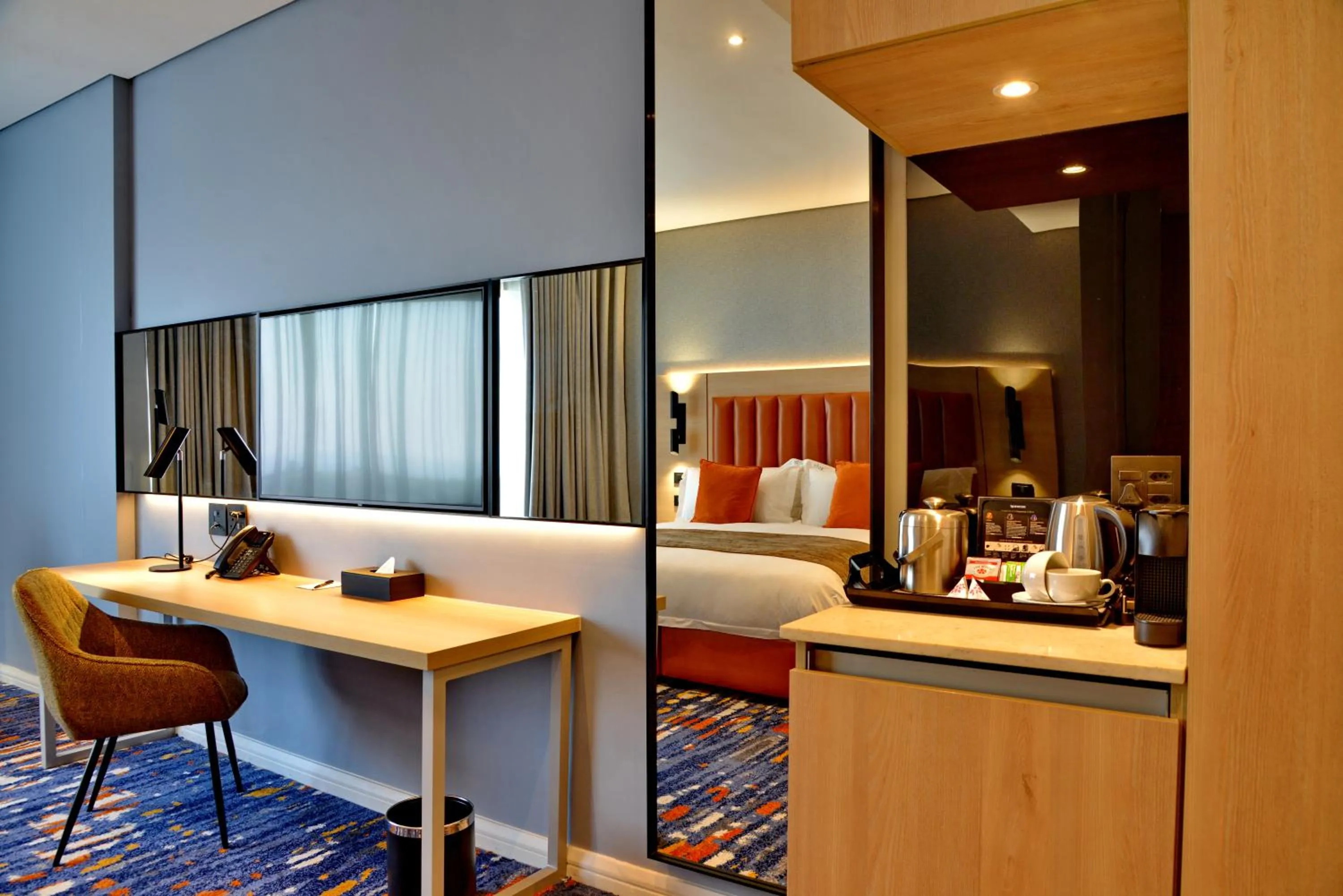 Bedroom, Bed in @Sandton Hotel