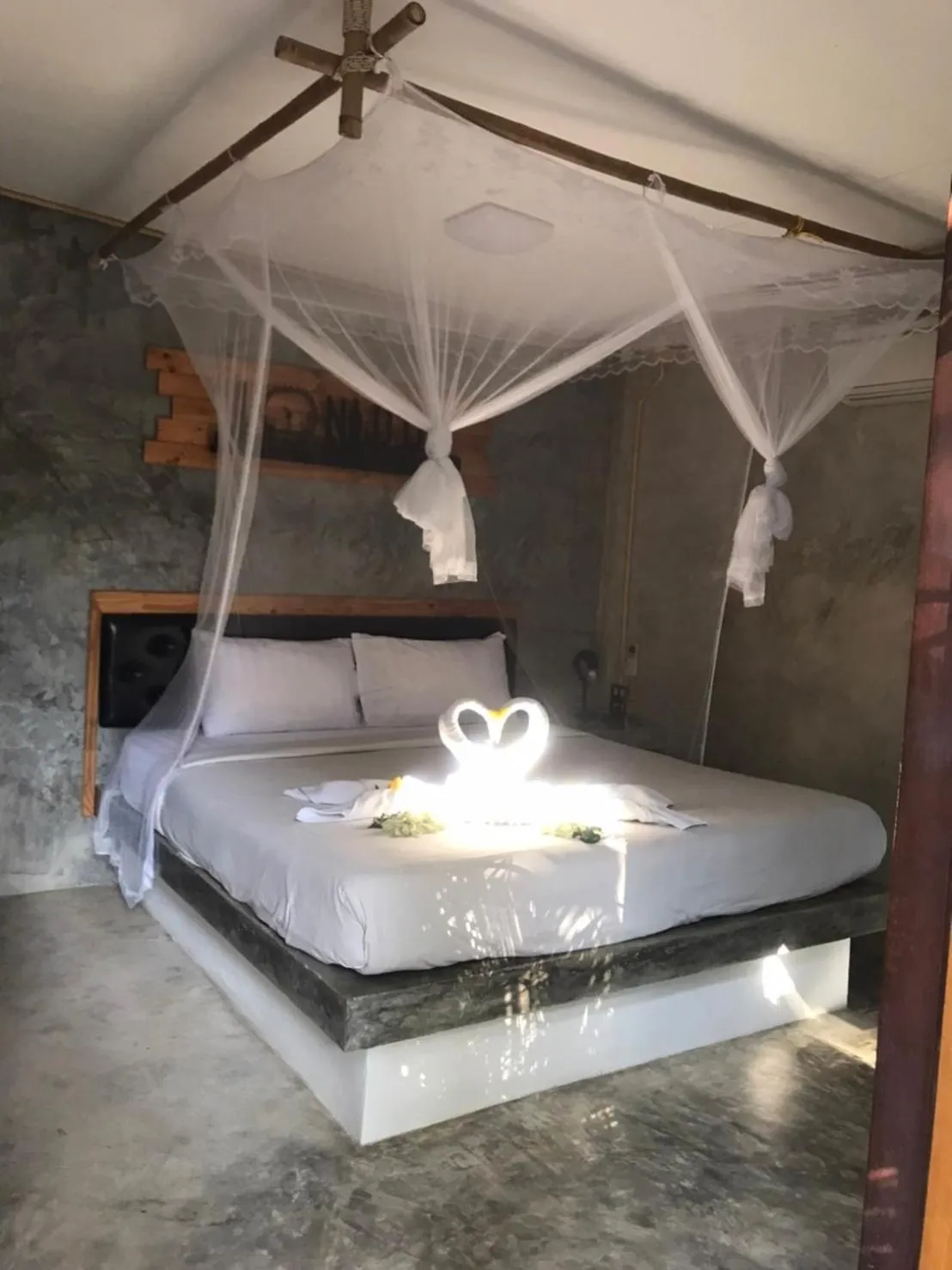 Bed in Sunshine On The Rock