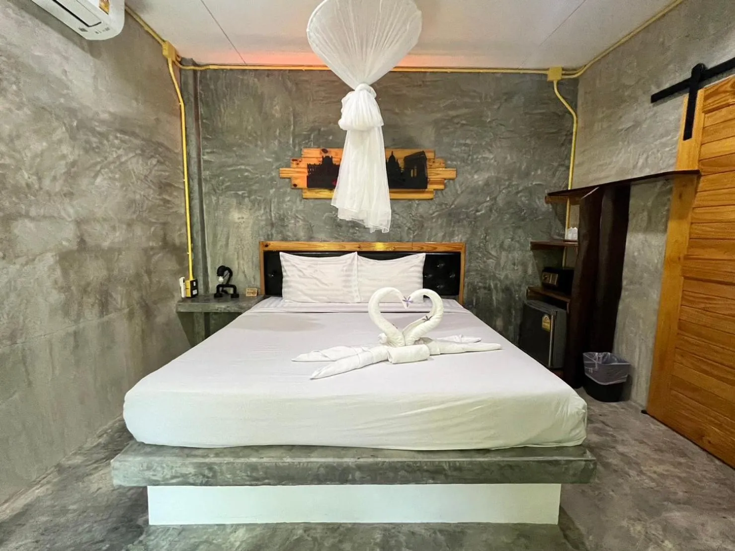 Bedroom, Bed in Sunshine On The Rock