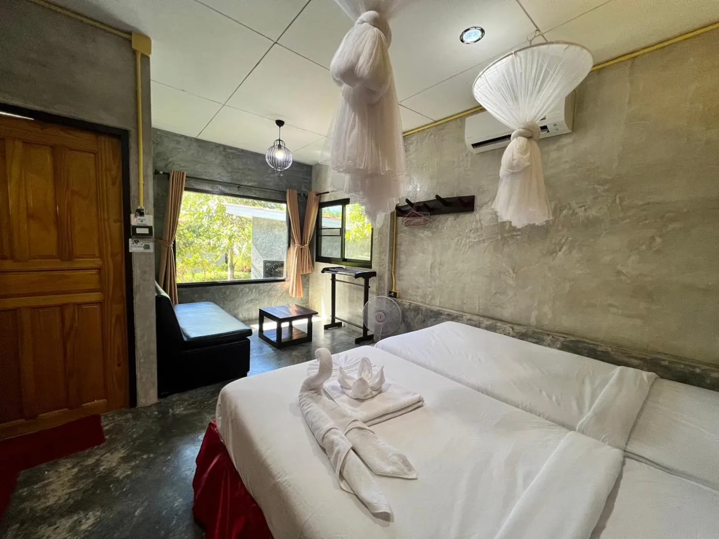 Bedroom, Bed in Sunshine On The Rock