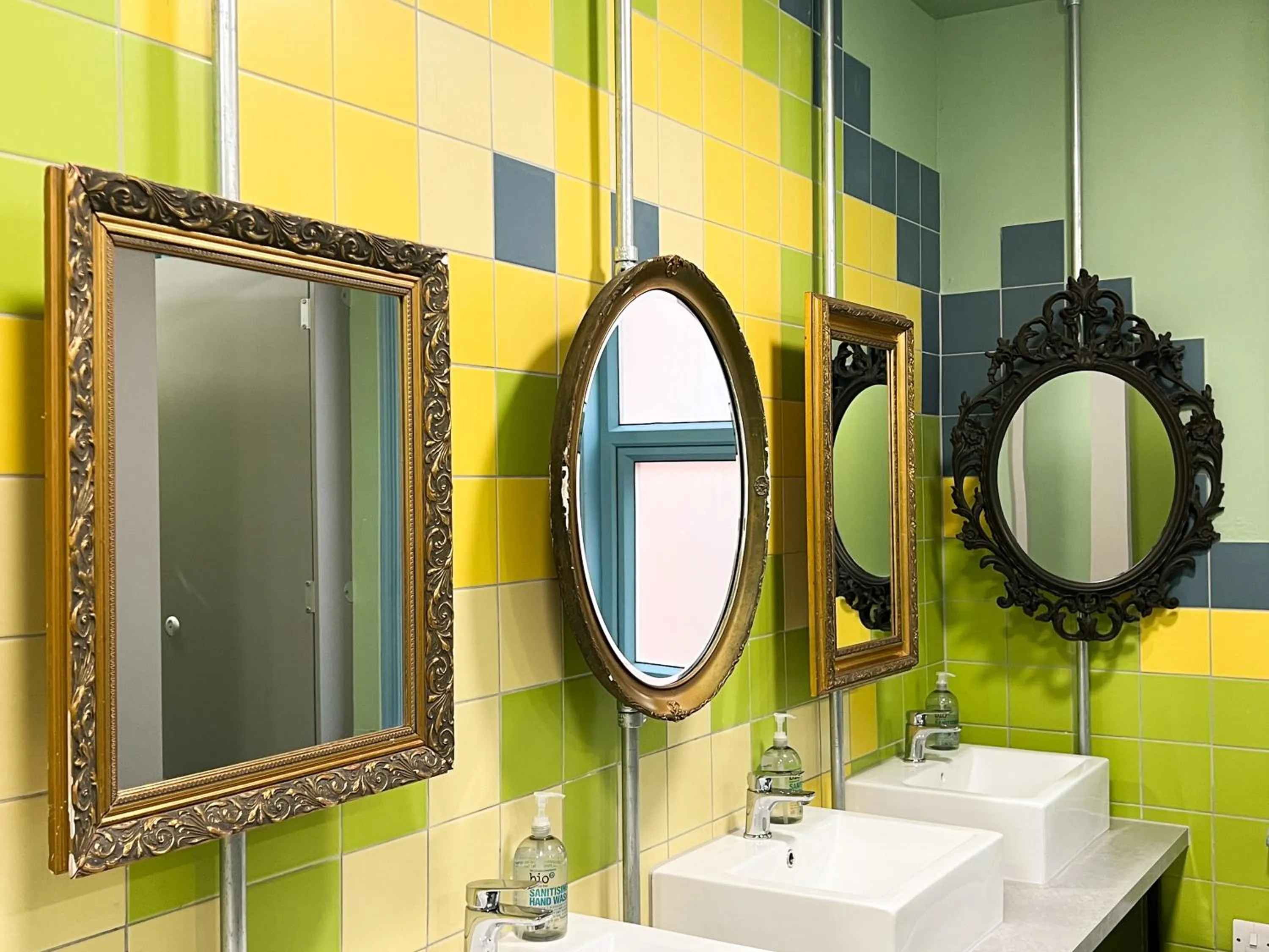 Shower in Art Hostel