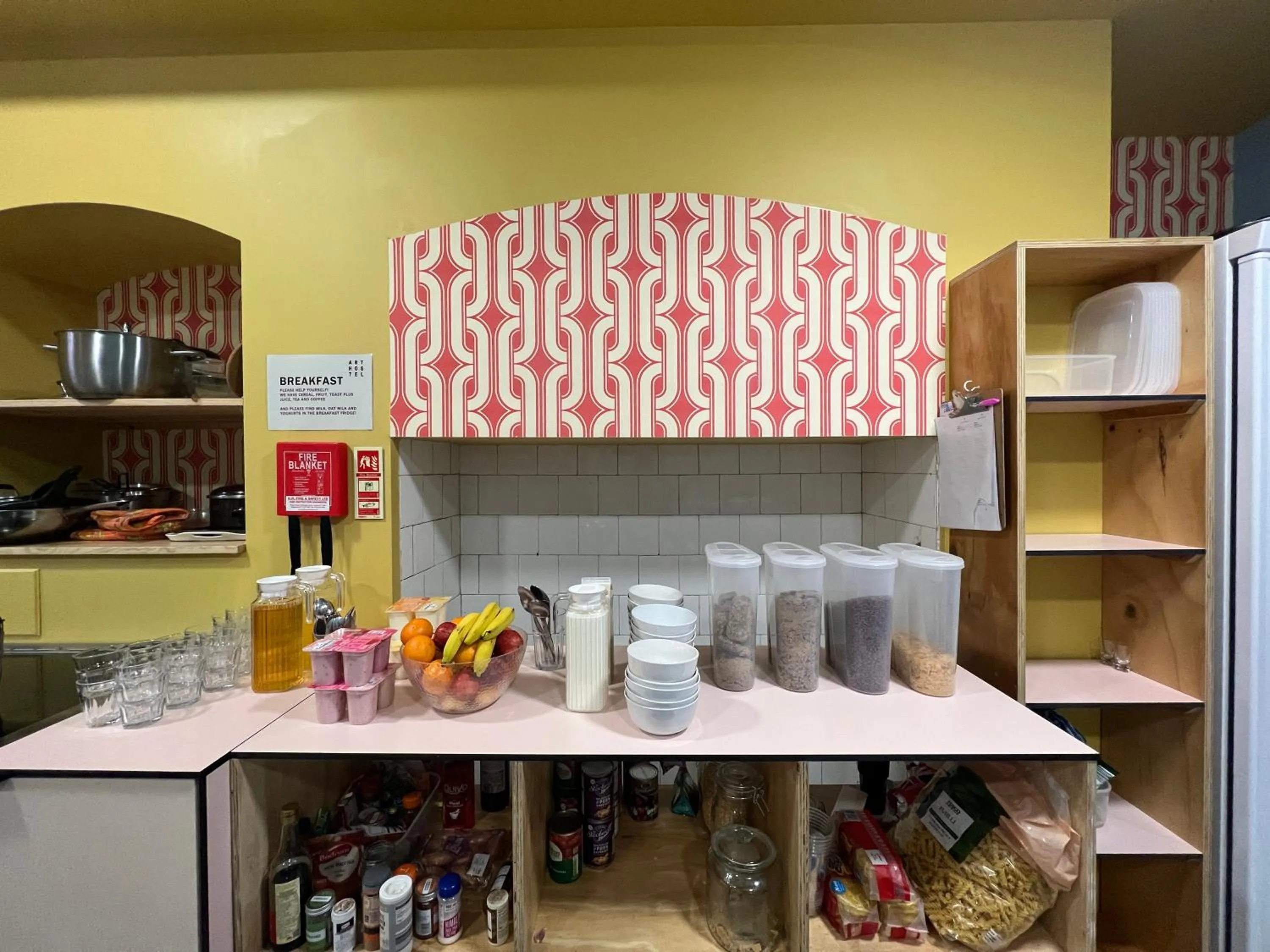 Coffee/tea facilities in Art Hostel