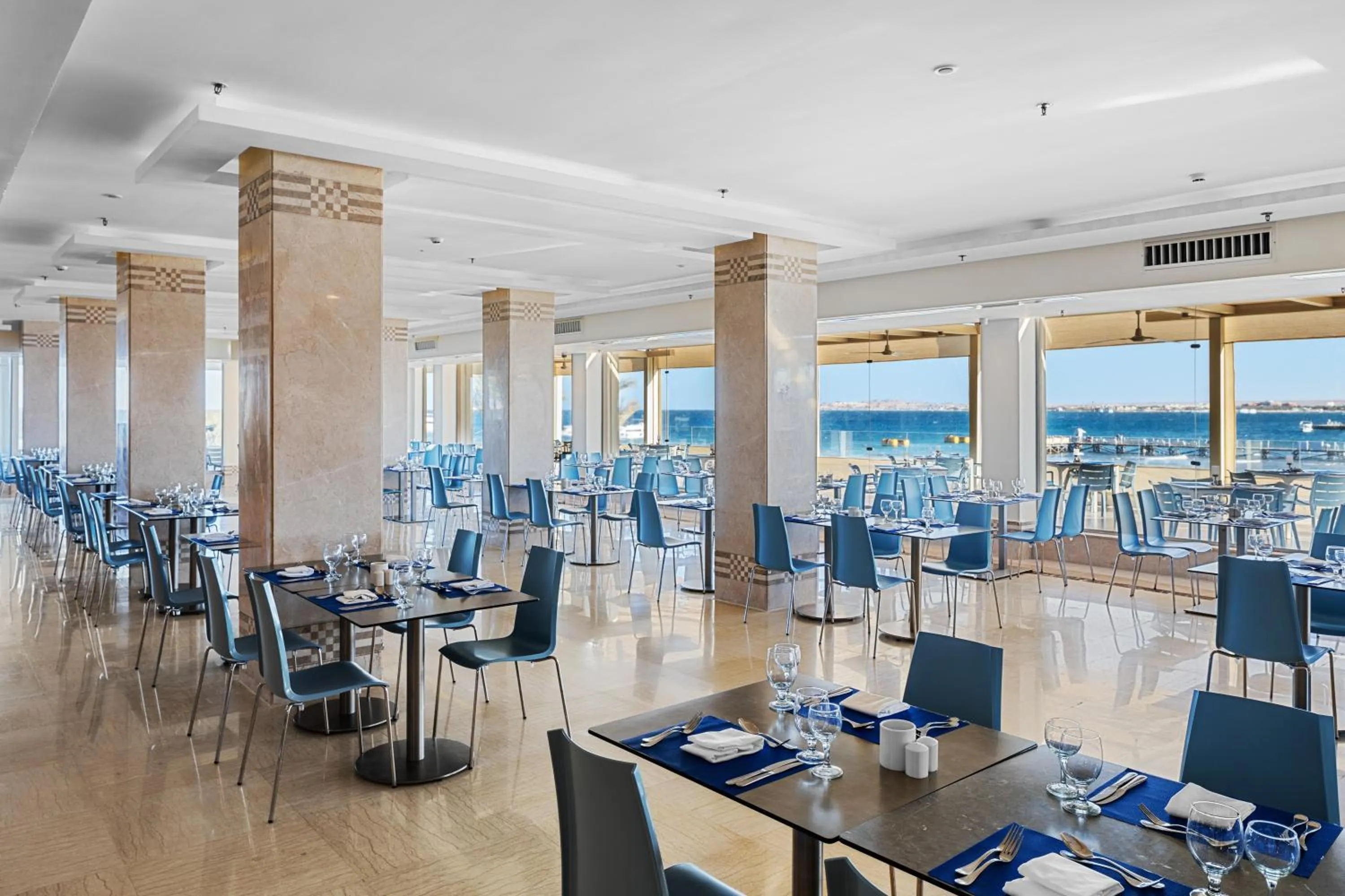 Restaurant/places to eat in Beach Albatros The Club - Aqua Park