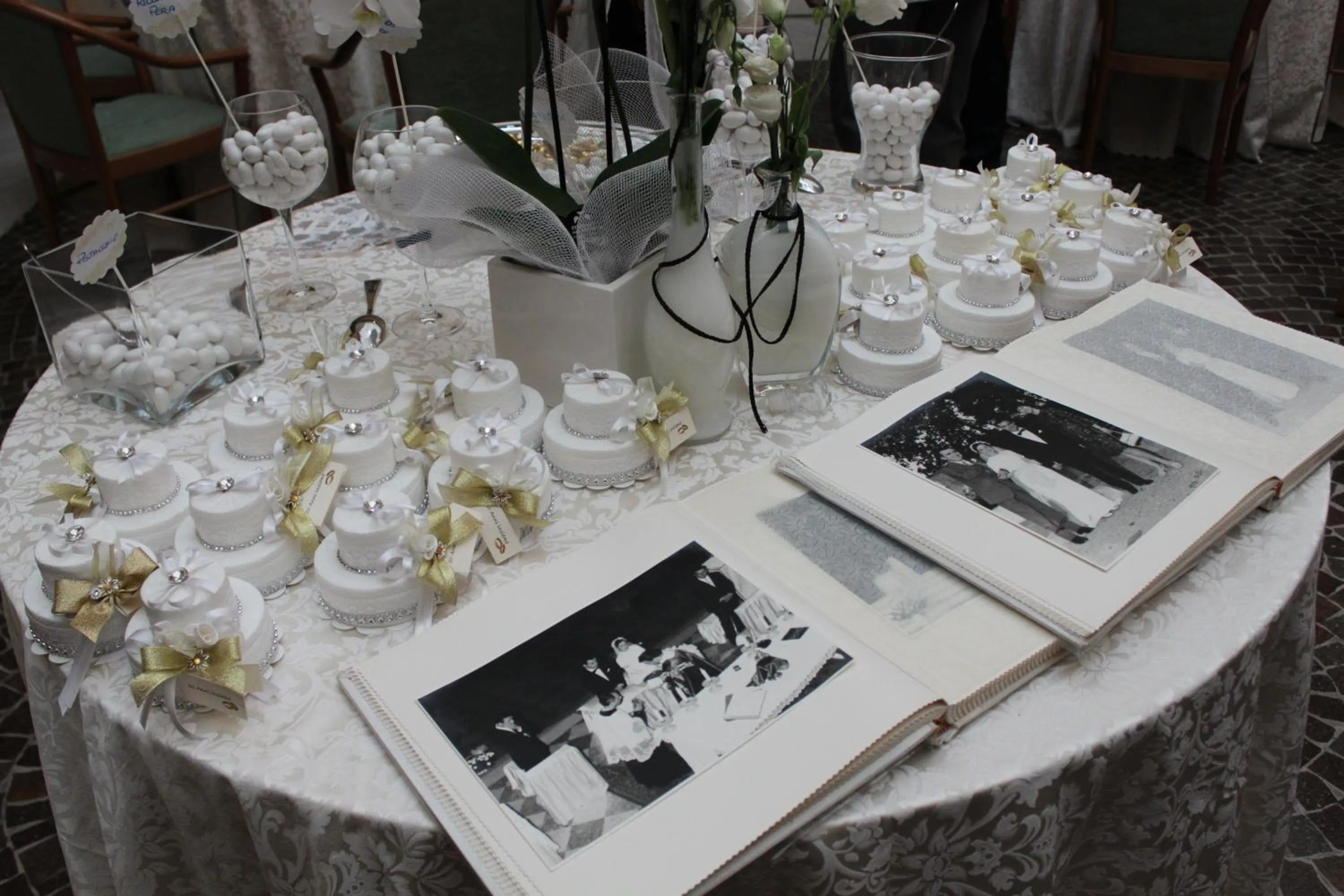 Restaurant/places to eat in Phi Hotel Dei Medaglioni