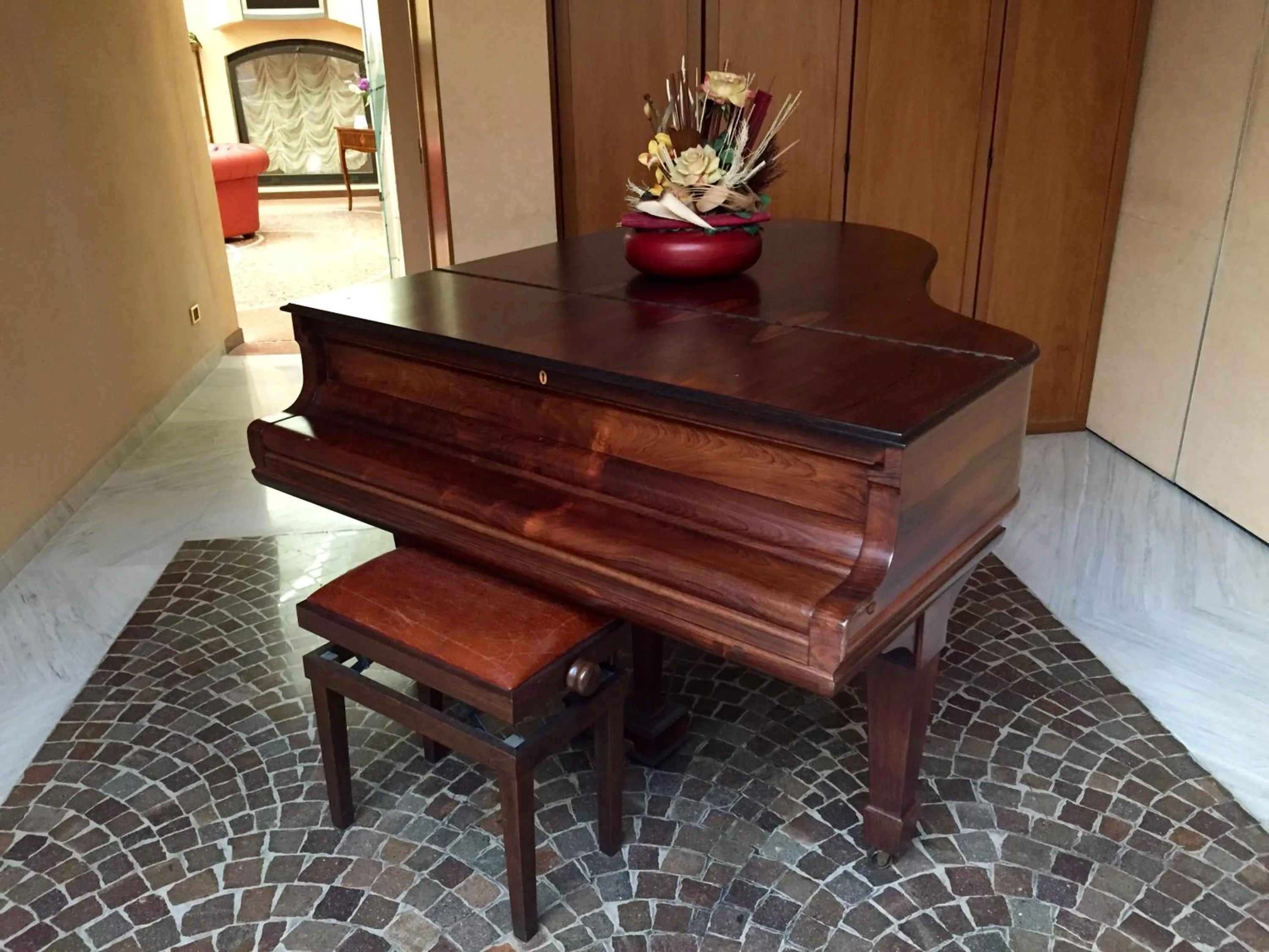 Decorative detail in Phi Hotel Dei Medaglioni