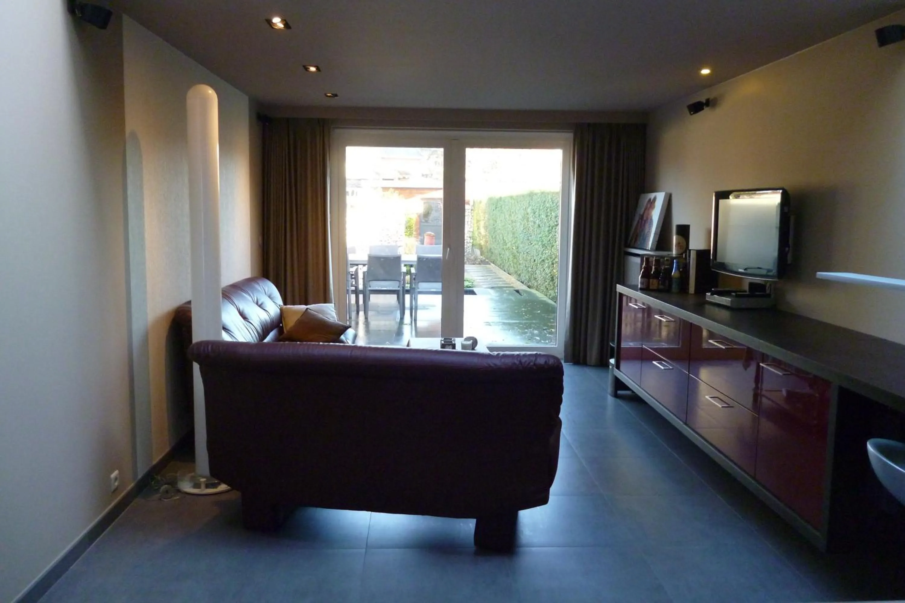 Living room, Bed in Su'ro Bed and Breakfast