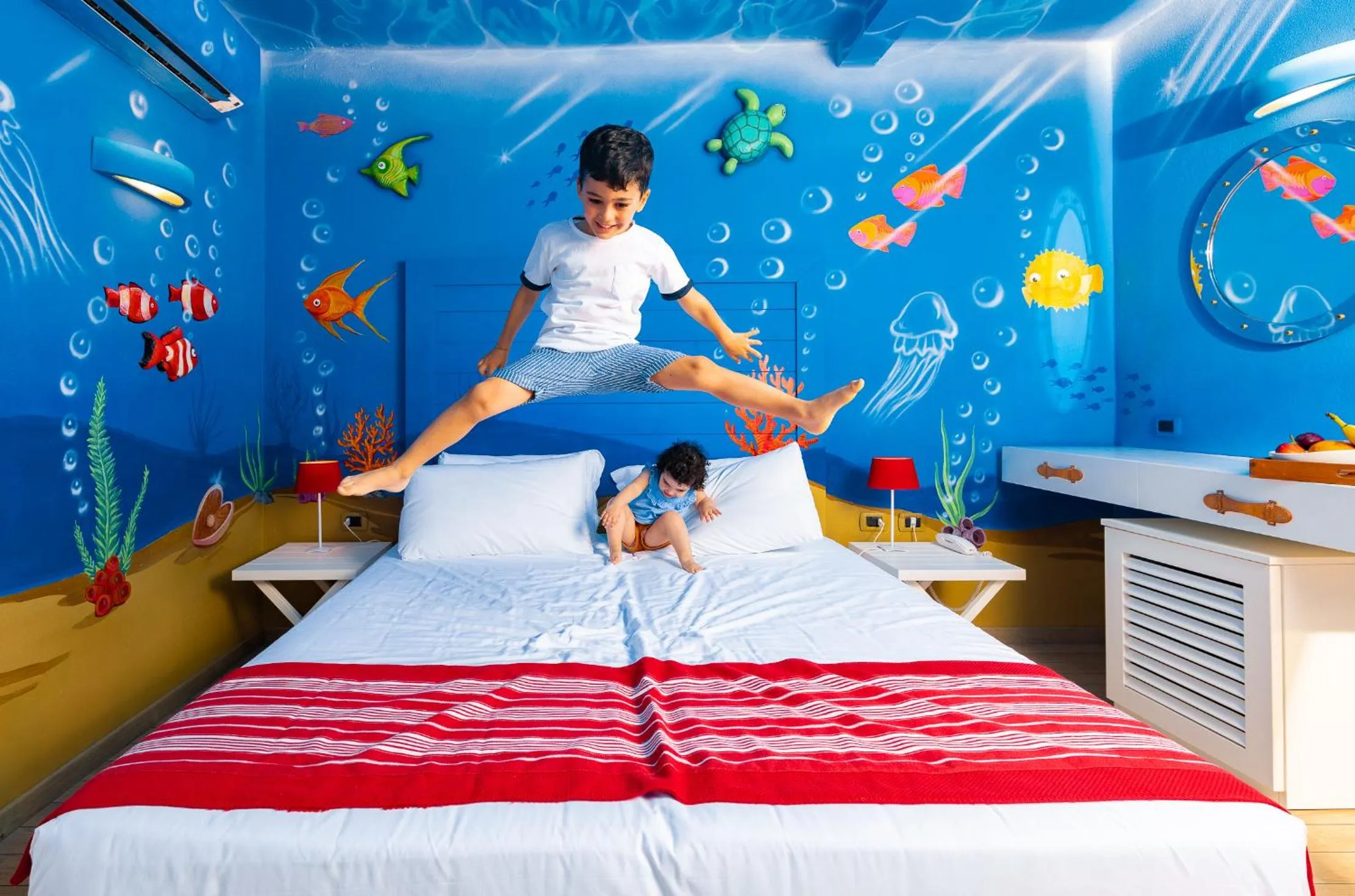 People, Bed in UNAHOTELS Club Hotel Ancora