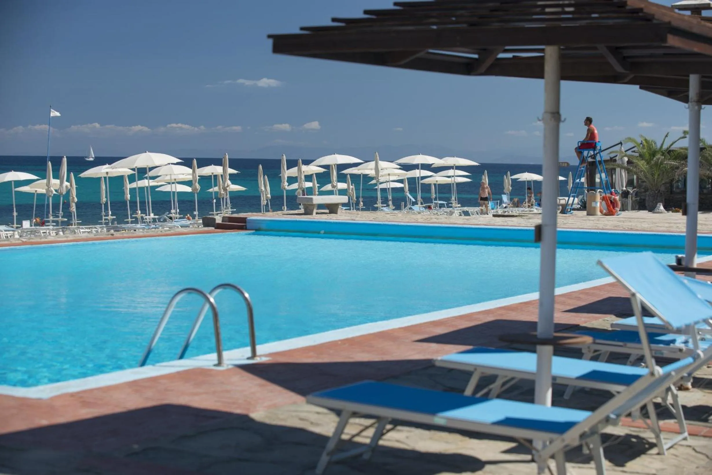 Swimming pool in UNAHOTELS Club Hotel Ancora