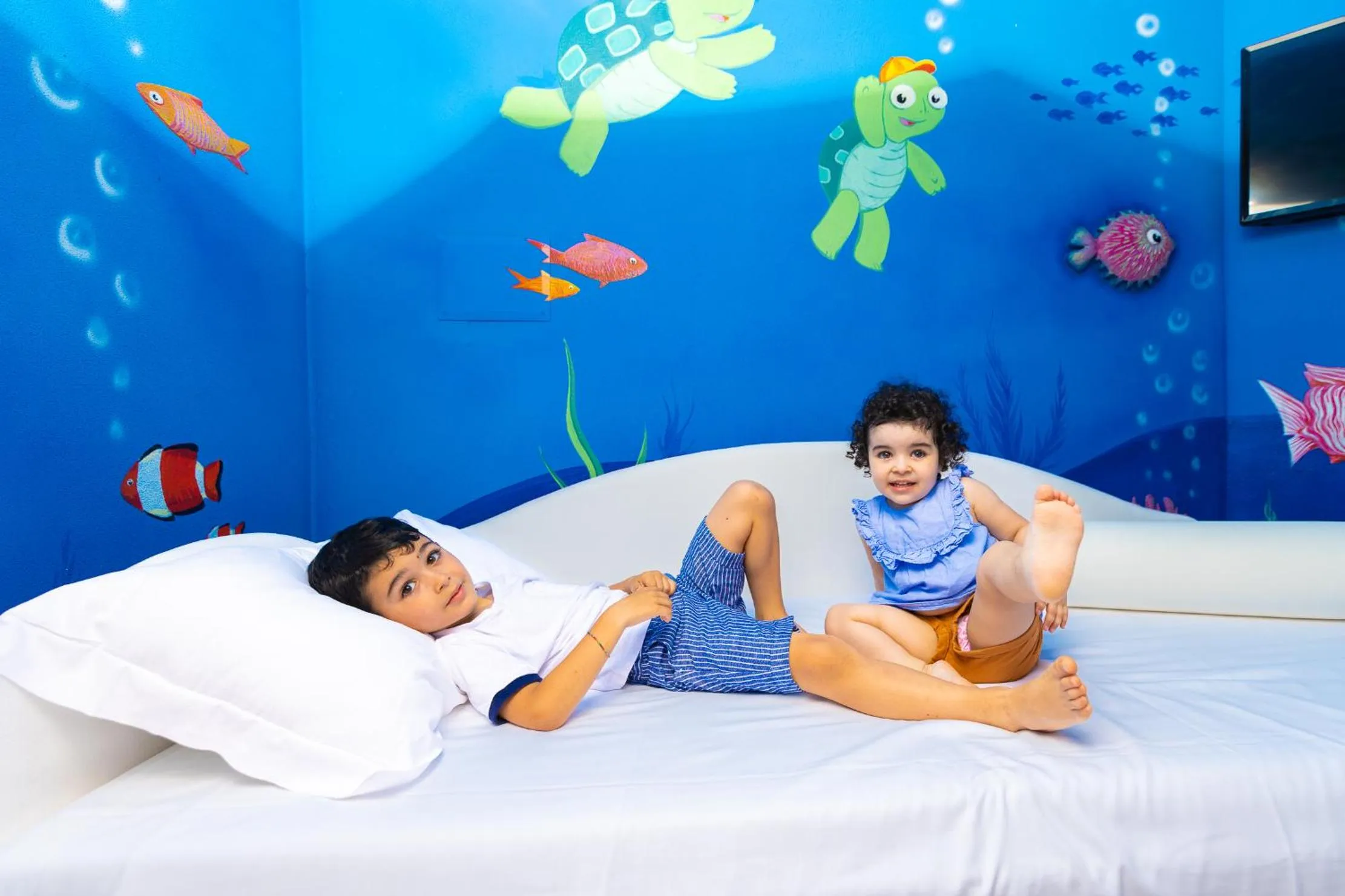 People, Bed in UNAHOTELS Club Hotel Ancora